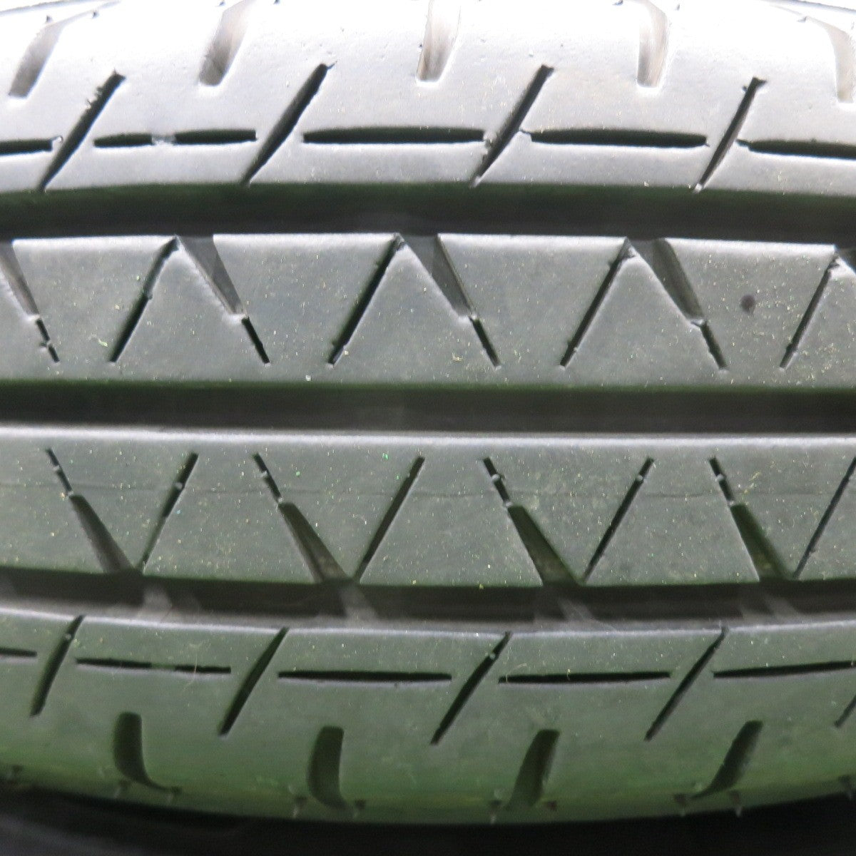 [送料無料] バリ溝！23年！キレイ！8.5分★スズキ キャリイ エブリイ 等 純正 スチール 145/80R12 80/78N ヨコハマ BluEarth-Van RY55 12インチ PCD100/4H★5011208HAノ