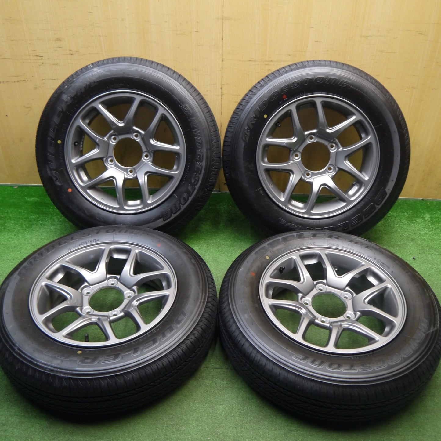 新車外し！25年★スズキ JB64 ジムニー 純正 ENKEI 175/80R16 ブリヂストン デューラー H/L 852 エンケイ 16インチ PCD139.7/5H★6020911Hノ