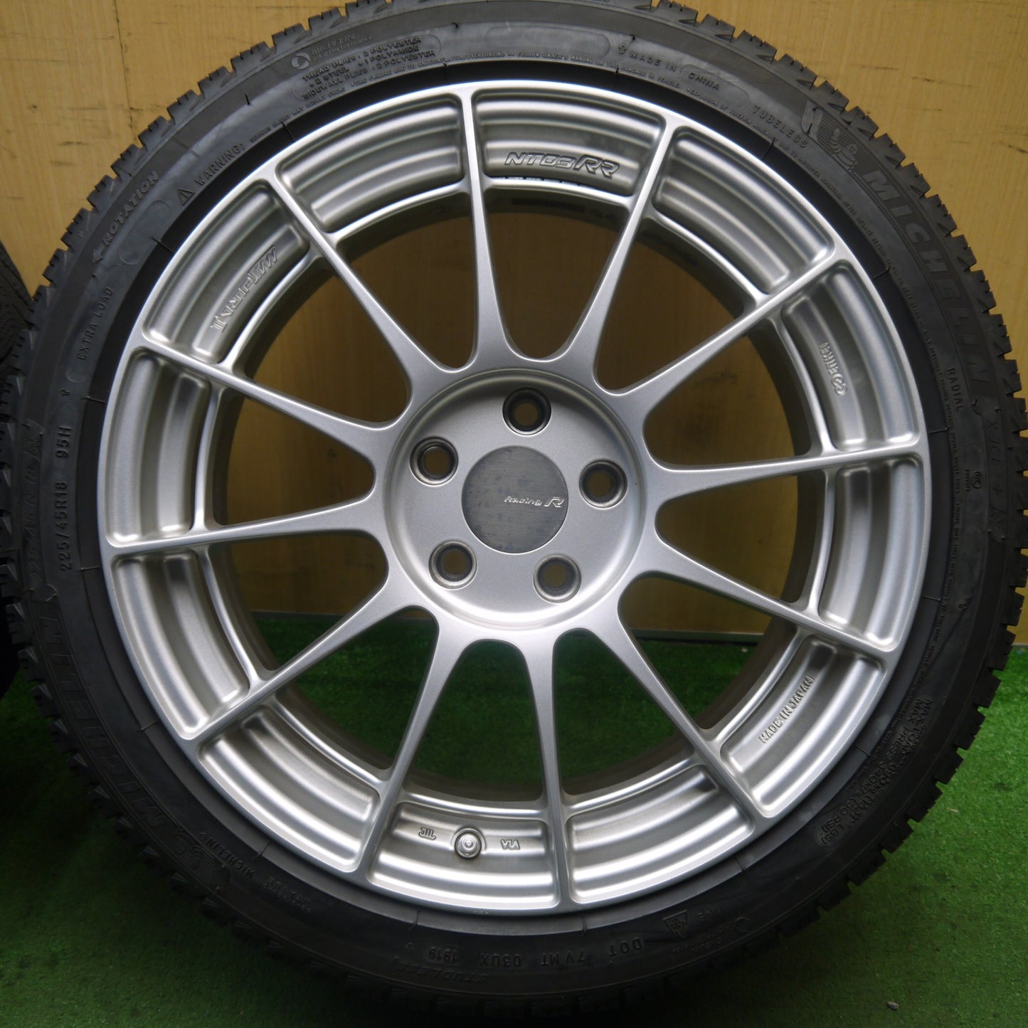 キレイ★ワーゲン 等 ENKEI NT03RR 225/45R18 スタッドレス ミシュラン X-ICE3+ エンケイ 18インチ PCD112/5H★5073003Hス