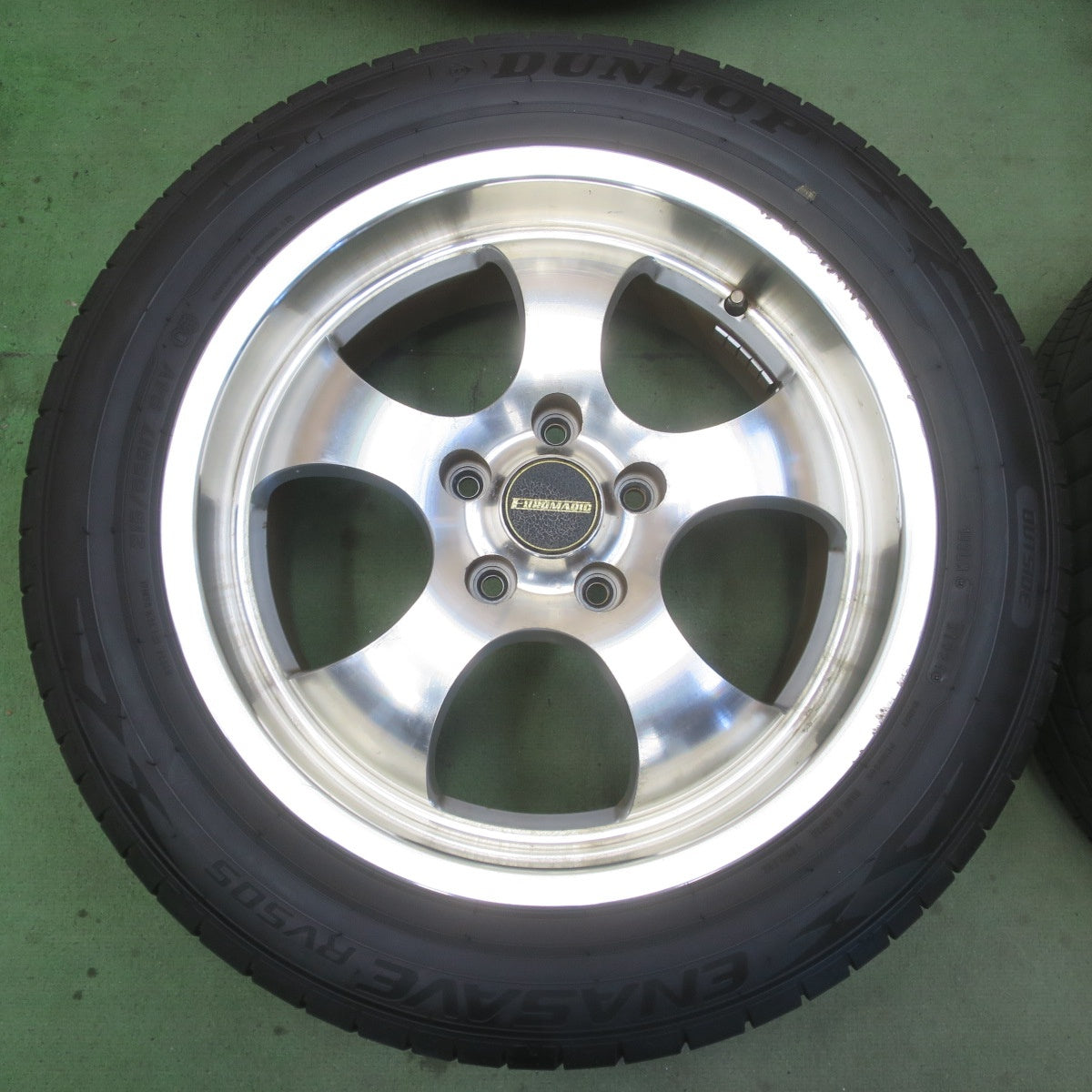 バリ溝！24年！9.5分★215/55R17 ダンロップ エナセーブ RV505 EUROMAGIC ユーロマジック 17インチ PCD114.3/5H★6052906イノ