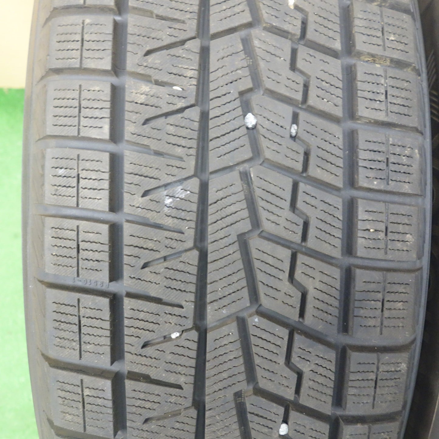 バリ溝！24年！キレイ！9.5分以上★トヨタ 60系 ハリアー 純正 225/65R17 スタッドレス ヨコハマ アイスガード iG70 17インチ PCD114.3/5H★6052801KTス