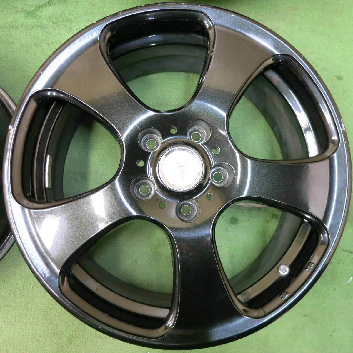 4本価格★VEX ホイール 17インチ 社外 アルミ 17×7JJ PCD114.3/5H★5021006SYホ