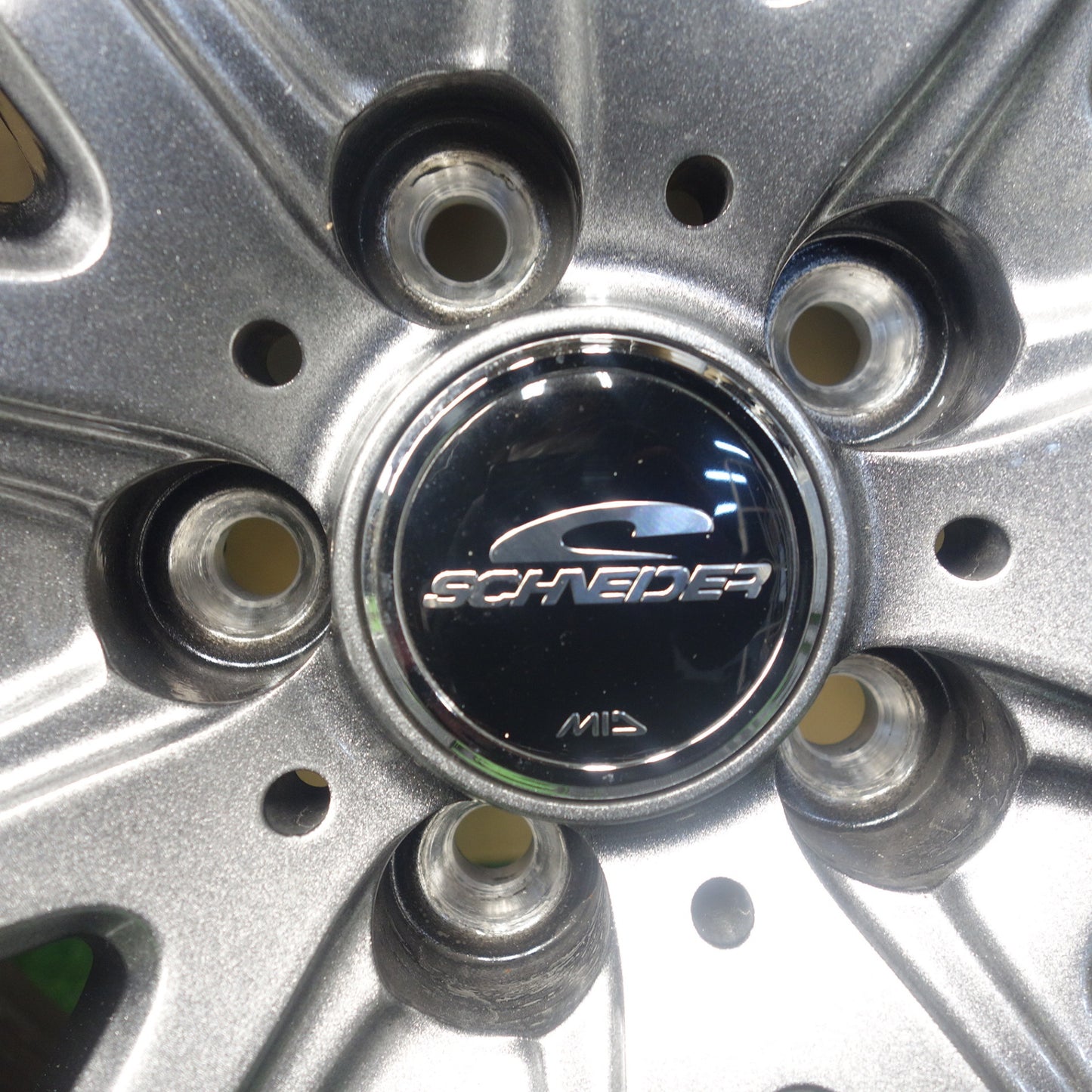 ほぼ未使用！24年！キレイ★プリウス 等 195/65R15 スタッドレス ヨコハマ アイスガード iG70 SCHNEIDER MID シュナイダー 15インチ PCD100/5H★6021201KTス
