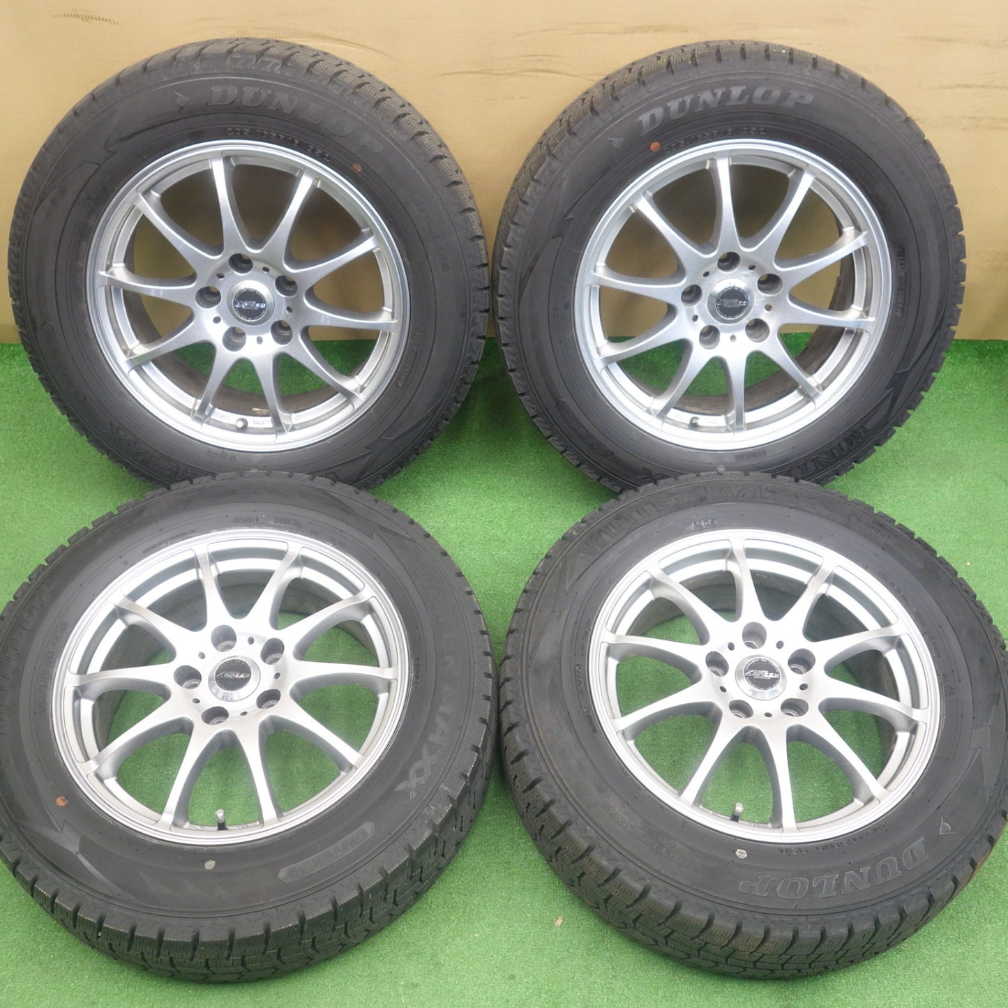 バリ溝！24年！9.5分★スタッドレス 205/65R16 ダンロップ ウインターマックス WM02 X CROSS SPEED PREMIUM クロススピード プレミアム 16インチ PCD114.3/5H★6040402KTス