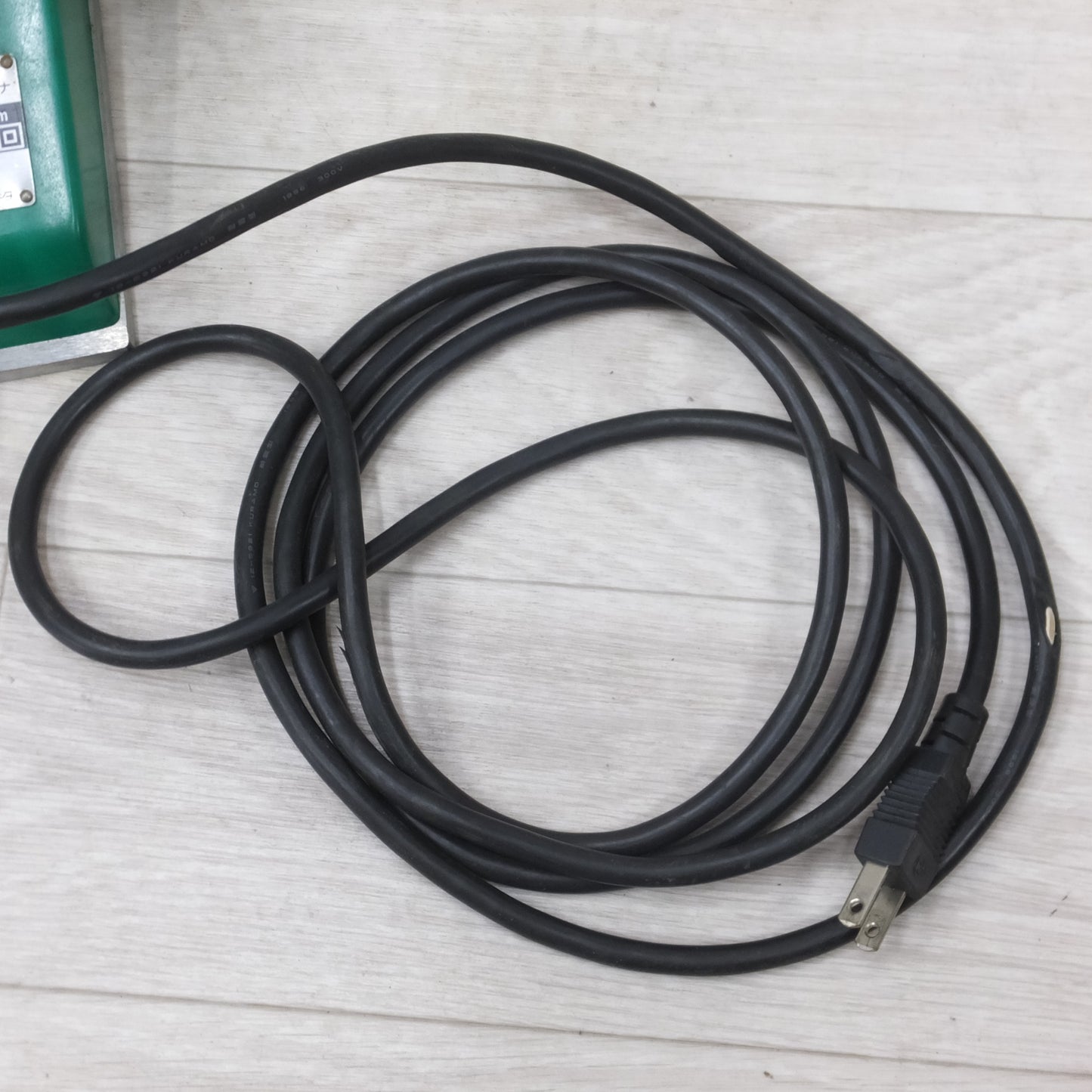 [送料無料] キレイ◆マキタ 110mm 電気 カンナ M192 替刃式 100V かんな 電動 工具◆