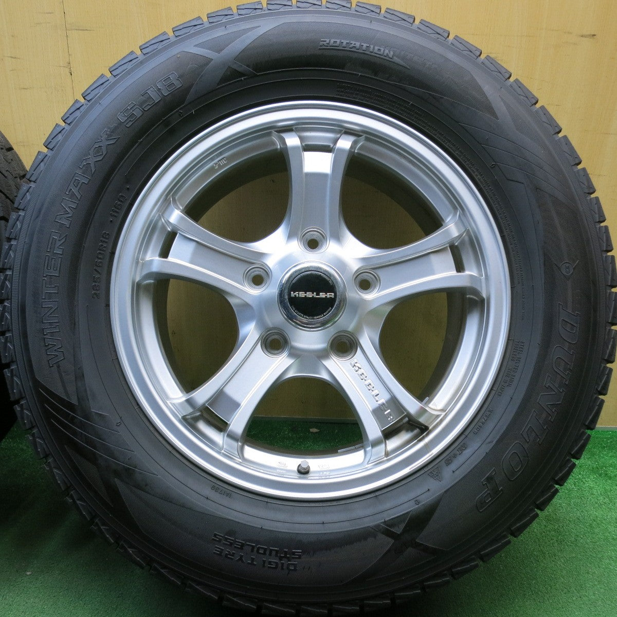 ほぼ未使用◎ランクル 等 KEELER FORCE 285/60R18 スタッドレス ダンロップ ウインターマックス SJ8 キーラー フォース 18インチ PCD150/5H◎6062801HAス
