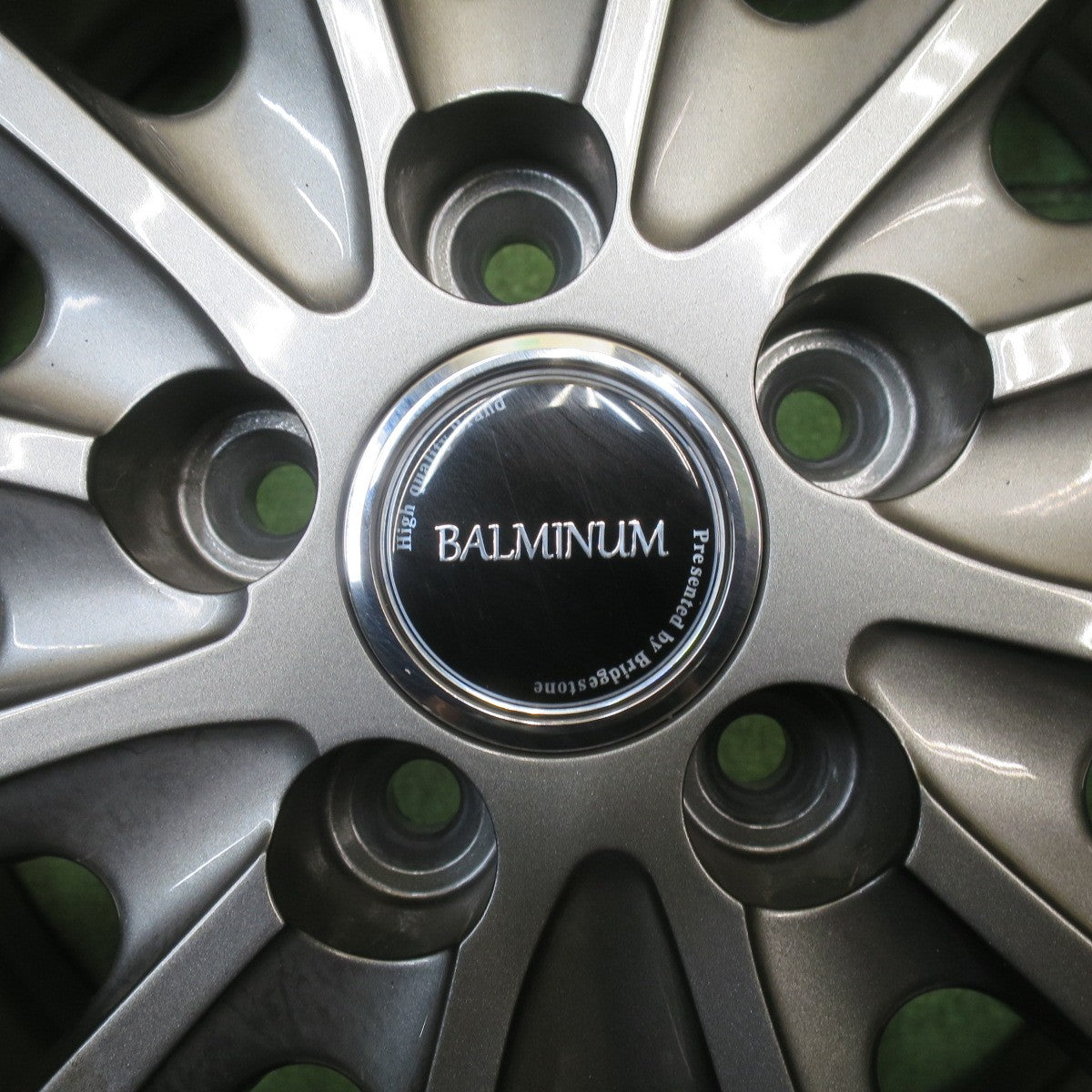 バリ溝！23年！キレイ！9.5分★レガシィ 等 215/45R17 スタッドレス ブリヂストン ブリザック VRX3 BALMINUM AR12 バルミナ 17インチ PCD100/5H★6051205NJス