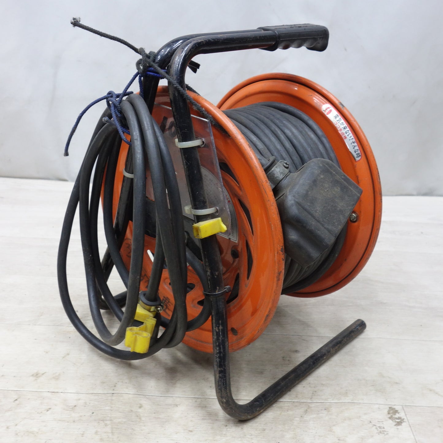 [送料無料] ◆日動 びっくリール 30m RND-EB30SL コードリール 電工 ドラム 屋内用 ロック 引掛 式 オレンジ 100V◆