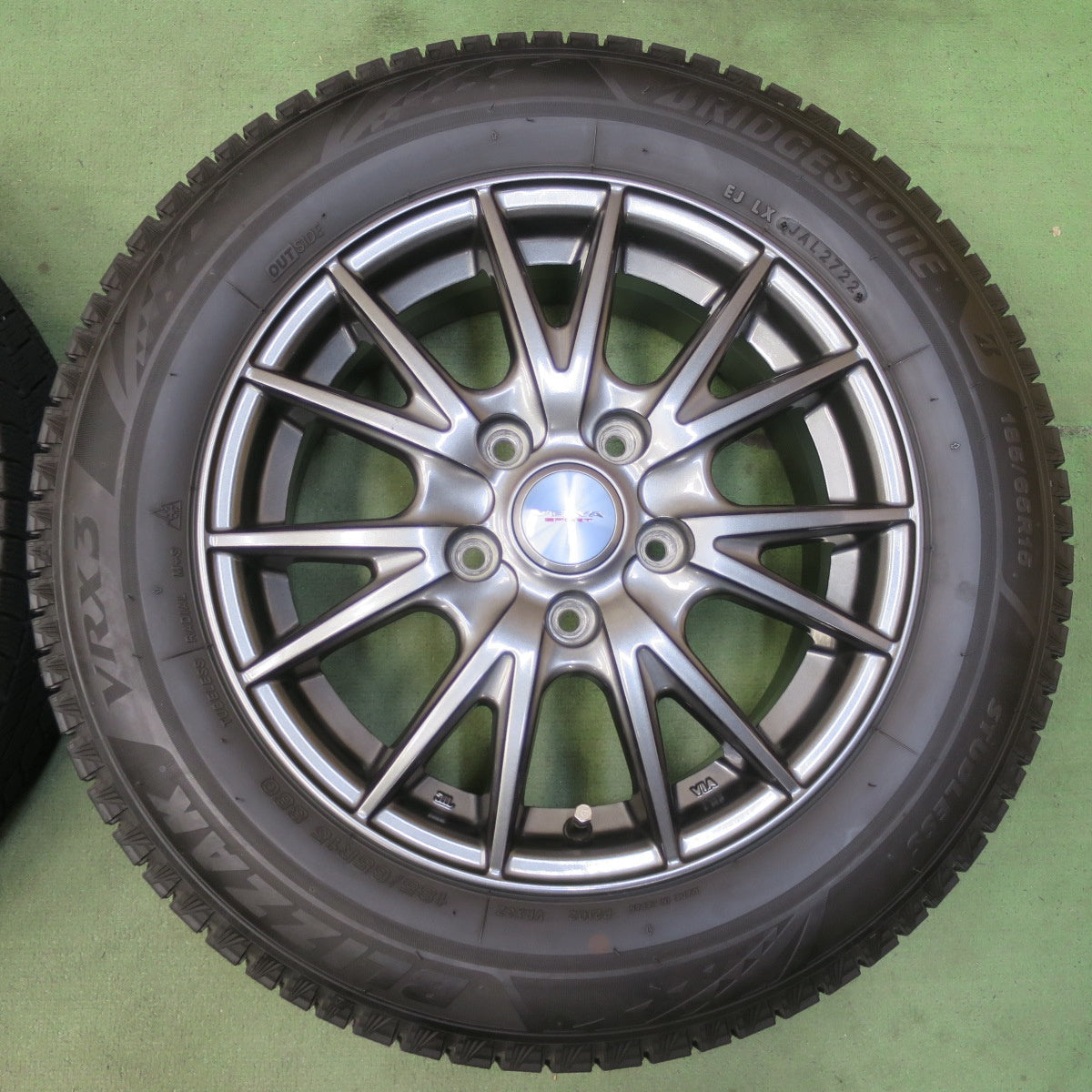 バリ溝！22年！キレイ！9分◎スタッドレス 185/65R15 ブリヂストン ブリザック VRX3 VELVA SPORT ヴェルヴァ スポーツ 15インチ PCD114.3/5H◎6081208イス