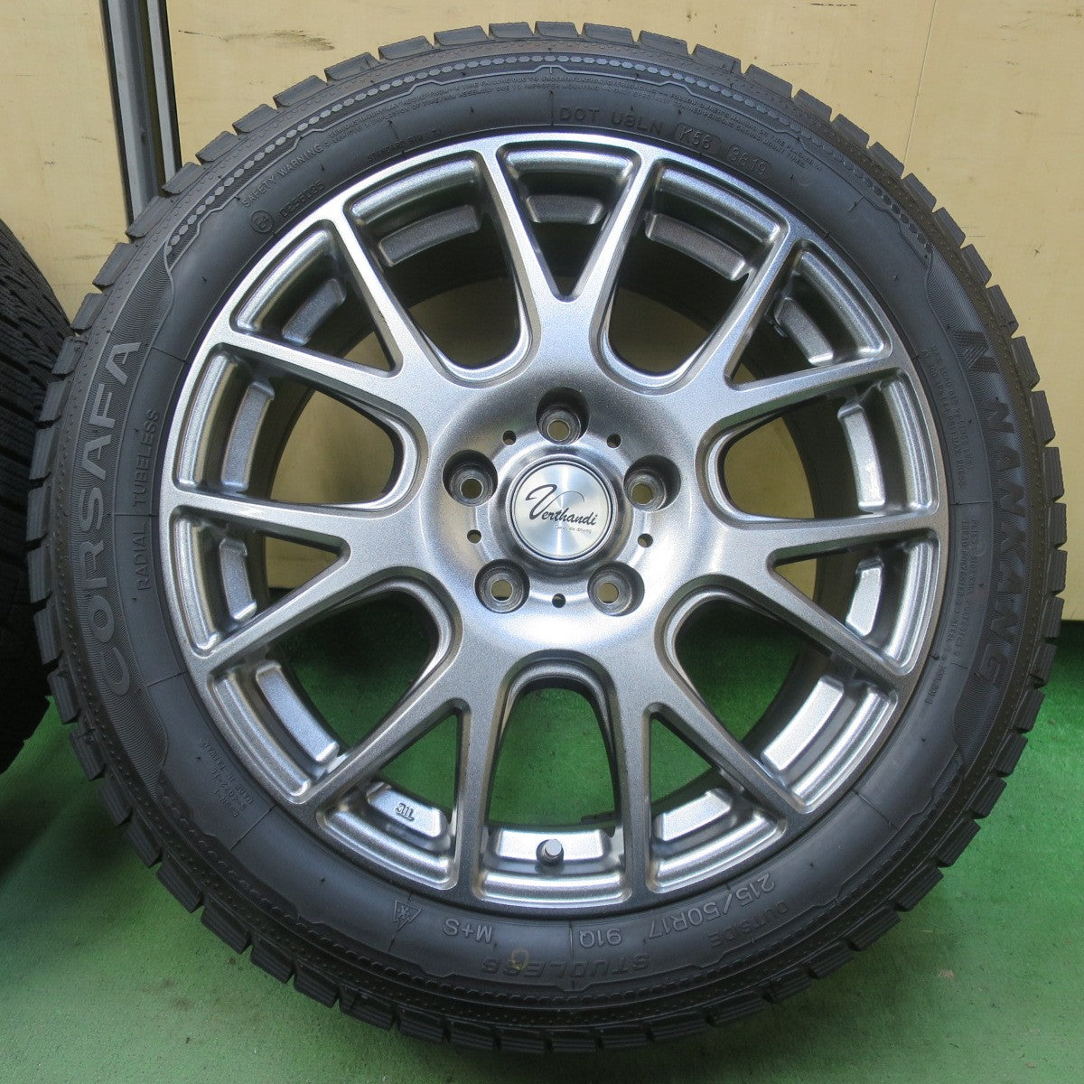 バリ溝！キレイ！9.5分◎スタッドレス 215/50R17 ナンカン CORSAFA Verthandi ヴェルザンディ 17インチ PCD114.3/5H◎6092909イス