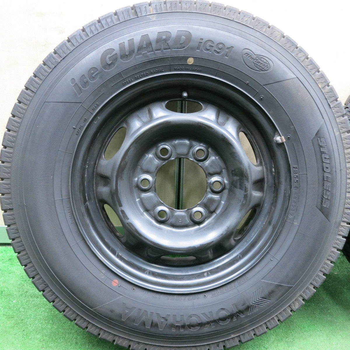 *送料無料* ホイール未使用！バリ溝！9.5分★日産 キャラバン 純正 スチール 195/80R15 スタッドレス ヨコハマ アイスガード iG91 PCD139.7/6H★4070306HAス