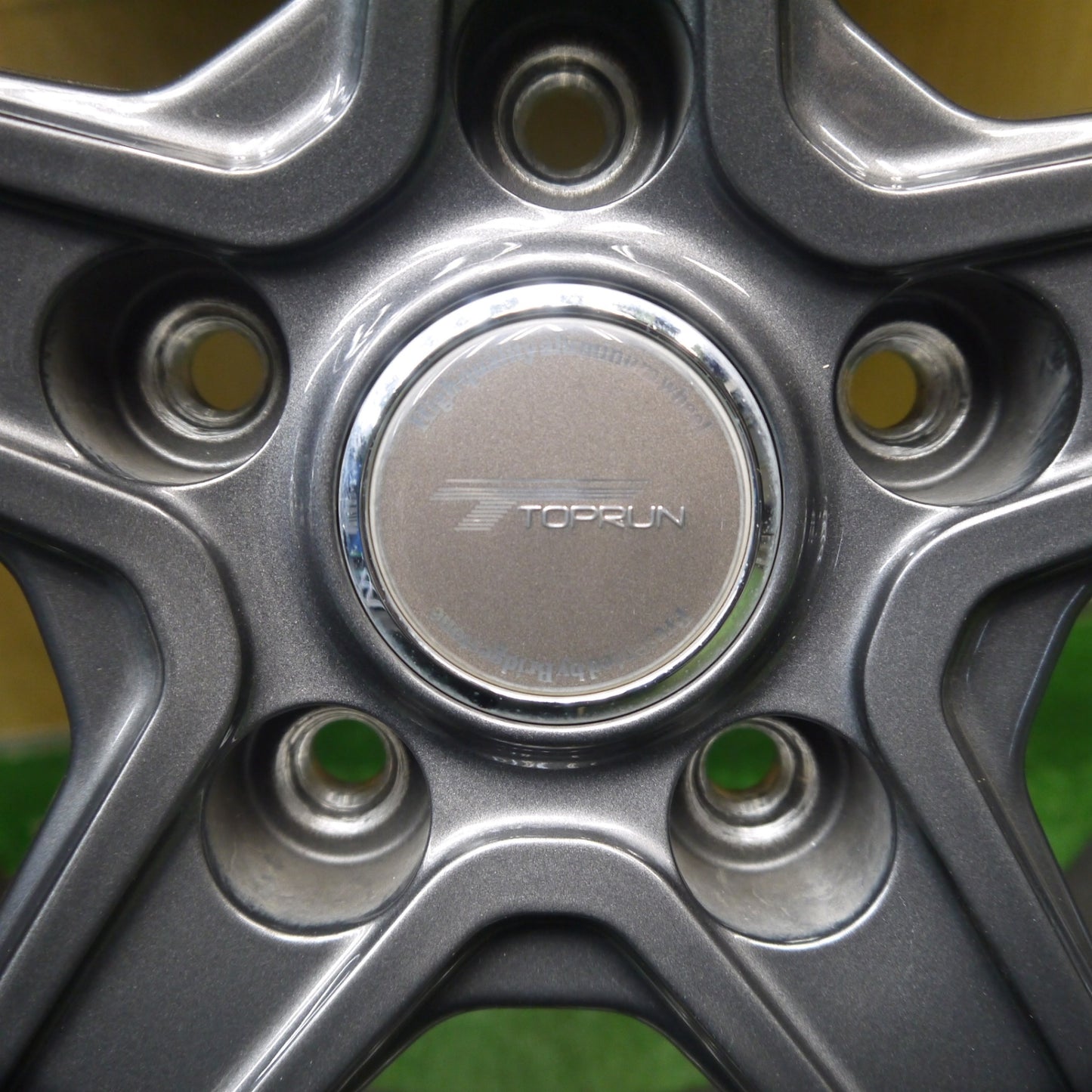 バリ溝！キレイ！9.5分★スタッドレス 215/55R17 ブリヂストン ブリザック VRX2 TOPRUN トップラン 17インチ PCD114.3/5H★6021807Hス