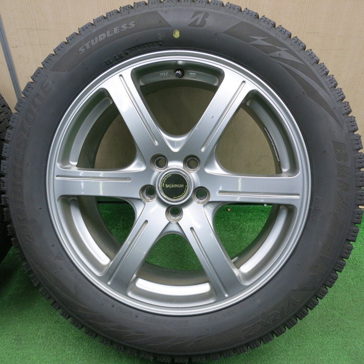 バリ溝！23年！9.5分★フォレスター 等 215/55R17 スタッドレス ブリヂストン ブリザック VRX2 BALMINUM バルミナ 17インチ PCD100/5H★5020301TNス