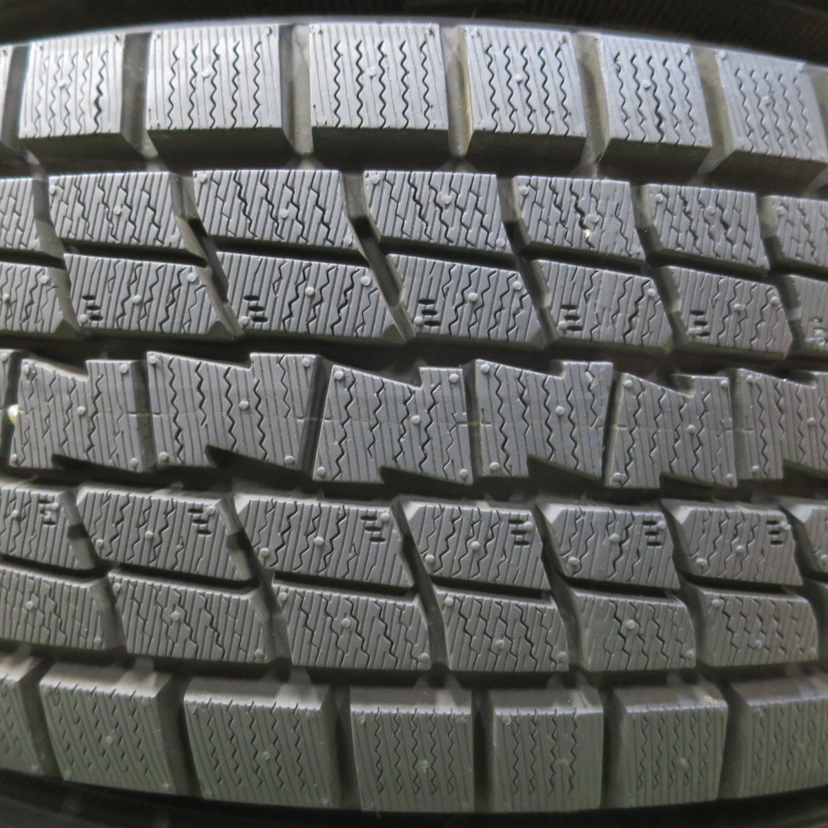 超バリ溝！23年！キレイ！ほぼ10分★スタッドレス 215/65R16 グッドイヤー アイスナビ SUV D.O.S. DOS 16インチ PCD114.3/5H★5112808イス