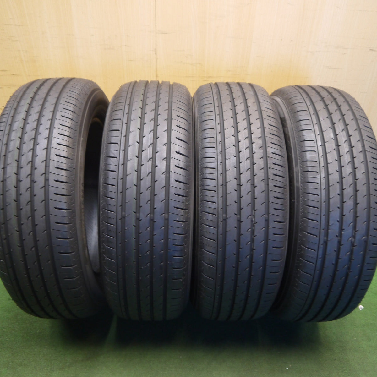 新車外し！26年◎225/60R18 ヨコハマ アドバン V03 タイヤ 18インチ 40系 アルファード ヴェルファイア ハリアー RAV4 レクサス NX 等◎6100707Hノタ