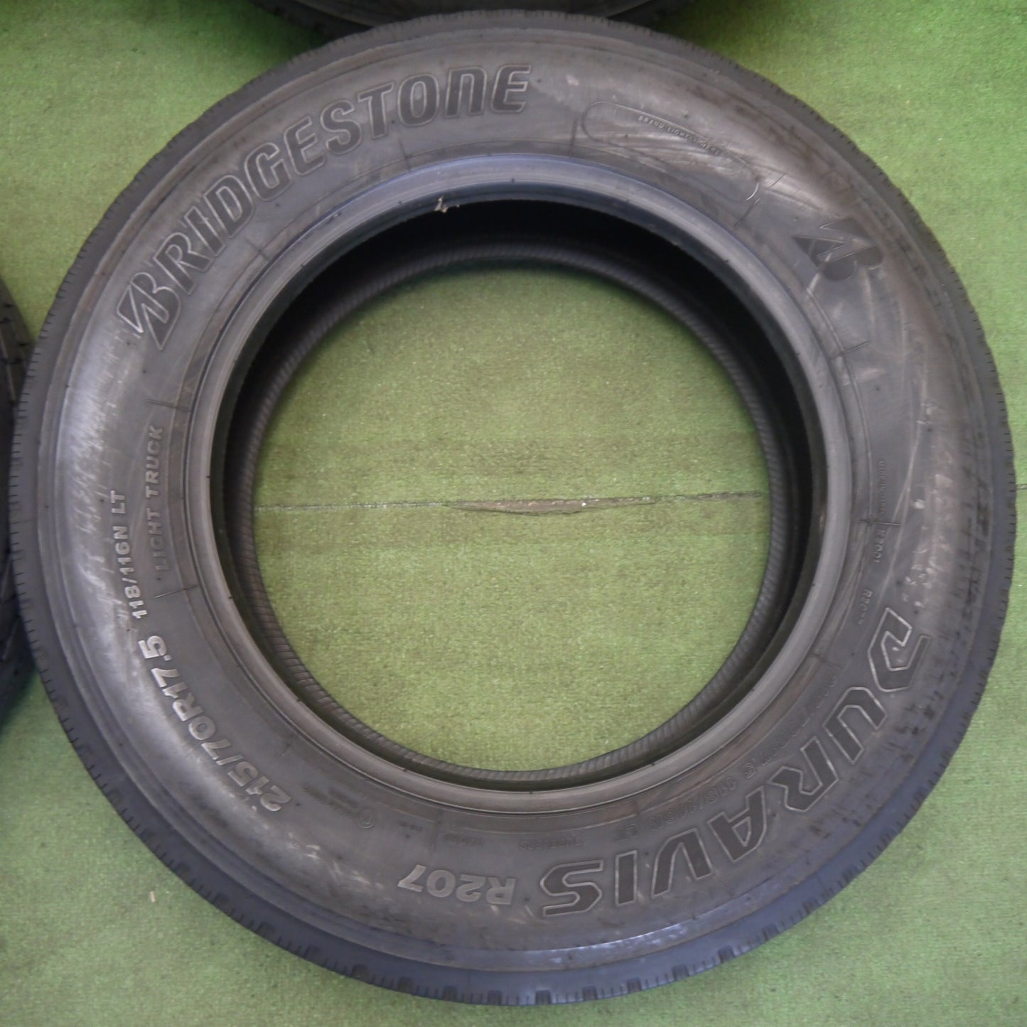 4本価格！23年★トラック タイヤ 215/70R17.5 118/116N ブリヂストン デュラビス R207 DURAVIS 17.5インチ★6053108KKスタ