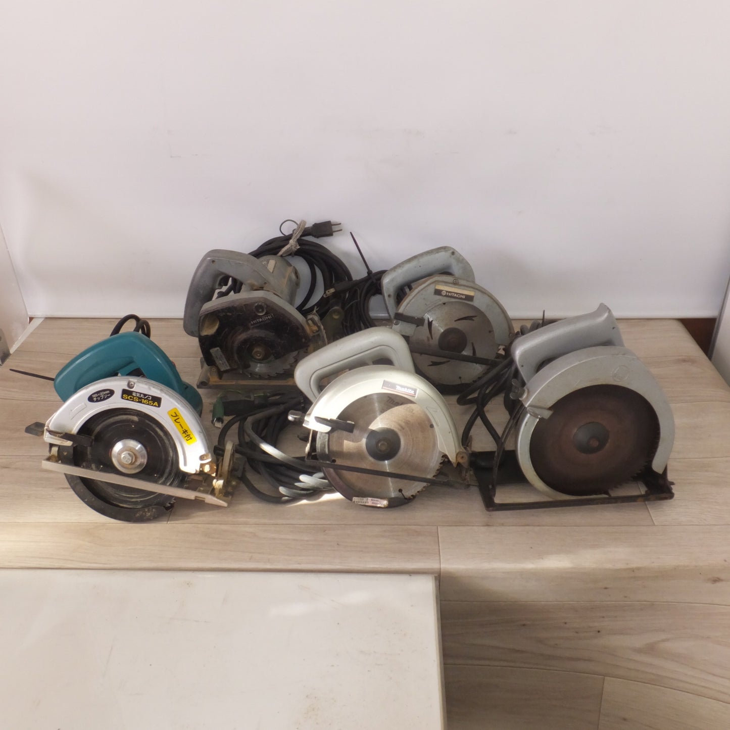 [送料無料] ジャンク★電気丸のこ 各種 5点 セット　新興製作所 SCS-165A　日立 G-15 C6BA　マキタ 5800B 5606A★