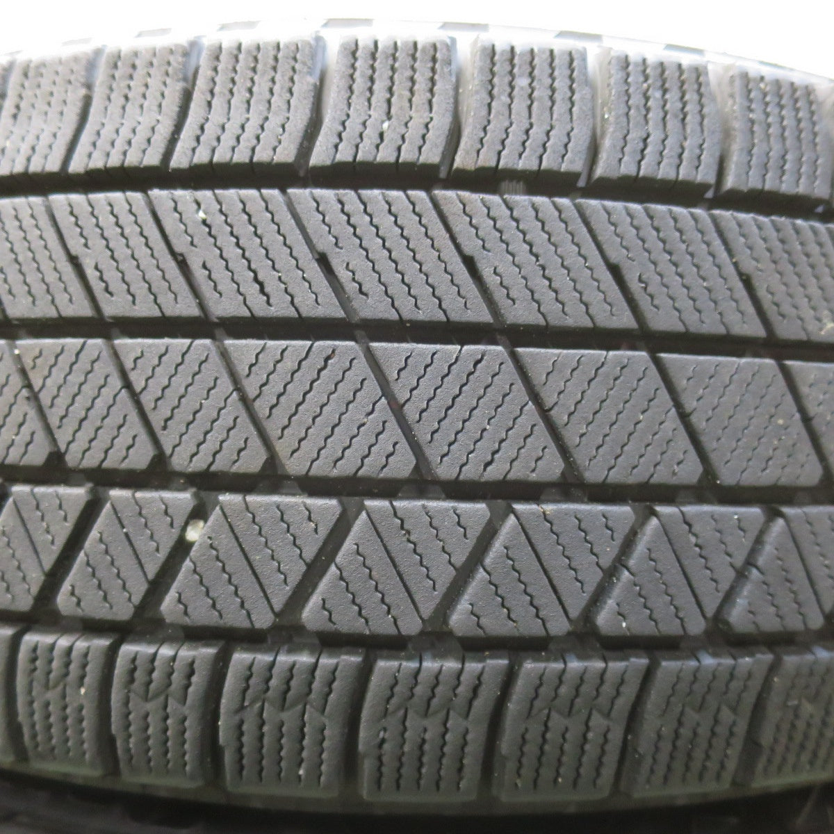 キレイ！22年★スタッドレス 195/65R15 ブリヂストン ブリザック VRX3 VELVA SPORTZ ヴェルヴァ 15インチ PCD114.3/5H★5123105イス