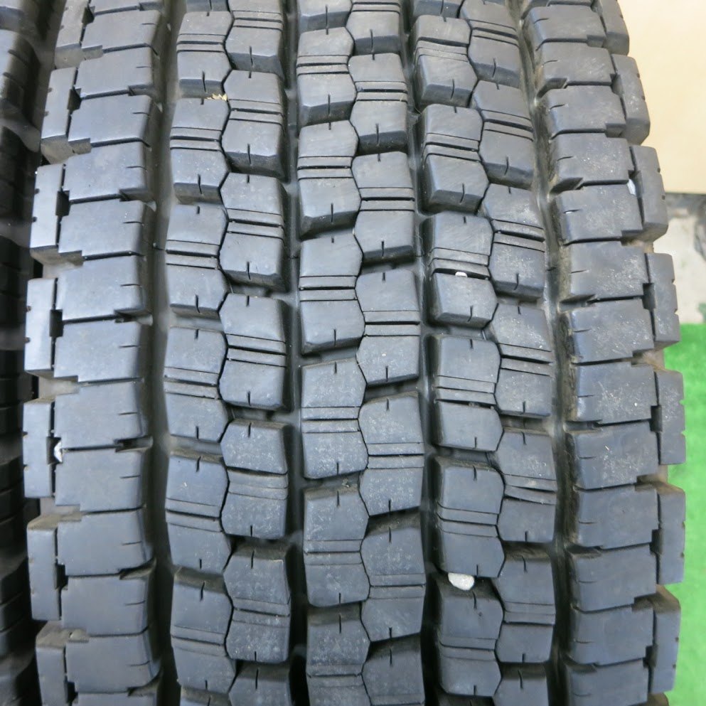 *送料無料*バリ溝！23年！9.5分★トラック タイヤ 245/70R19.5 136/134J スタッドレス ブリヂストン W999 19.5インチ★4080206イスタ