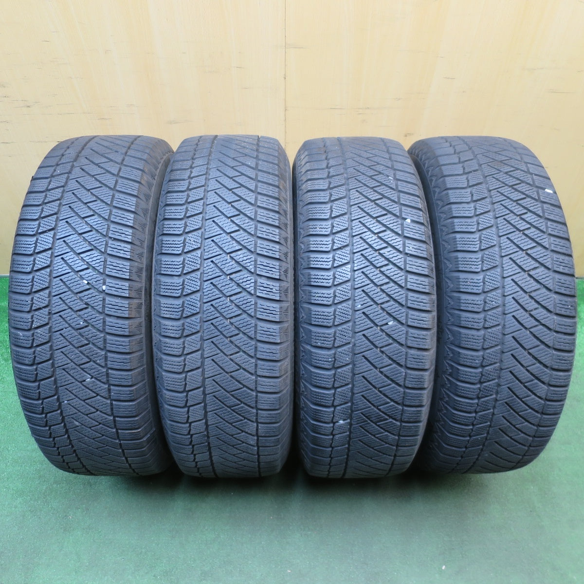 バリ溝！8.5分★スタッドレス 225/65R17 コンチネンタル コンチバイキング コンタクト6 VELVA AGUDO ヴェルヴァ アグード 17インチ PCD114.3/5H★6031101NJス