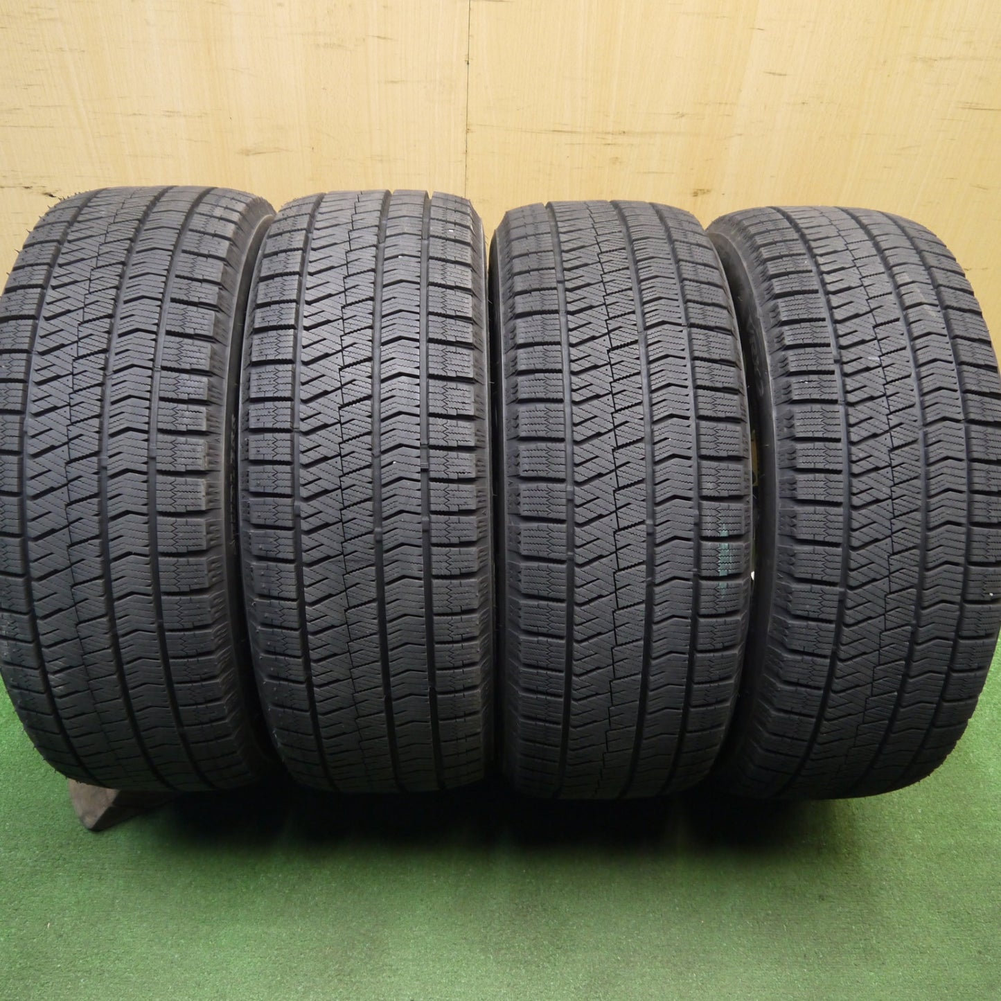 バリ溝！22年！キレイ！ほぼ10分★スタッドレス 215/50R17 ブリヂストン ブリザック VRX2 BALMINUM TR10 バルミナ 17インチ PCD114.3/5H★6020407Hス