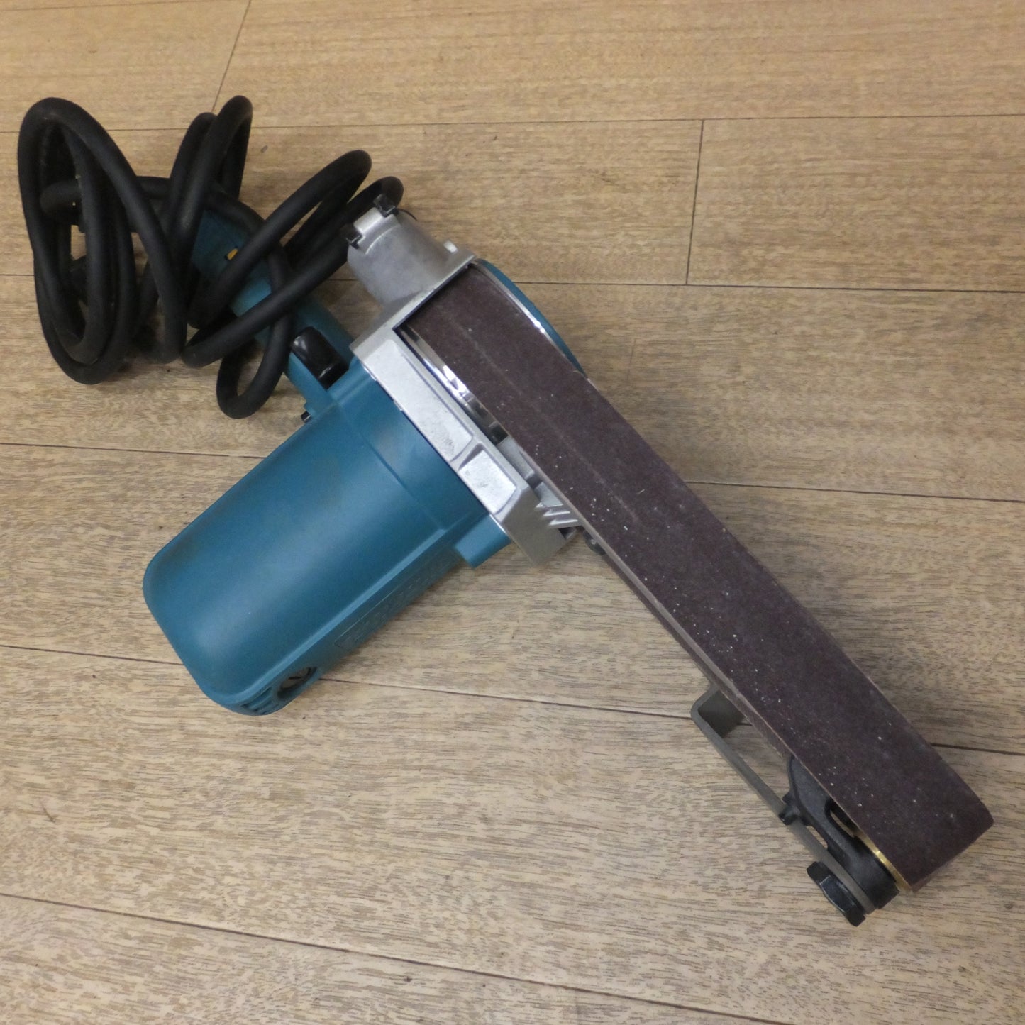 [送料無料] ★マキタ makita 30mm ベルトサンダ 9031　100V～ 5.8A 50-60Hz 550W★