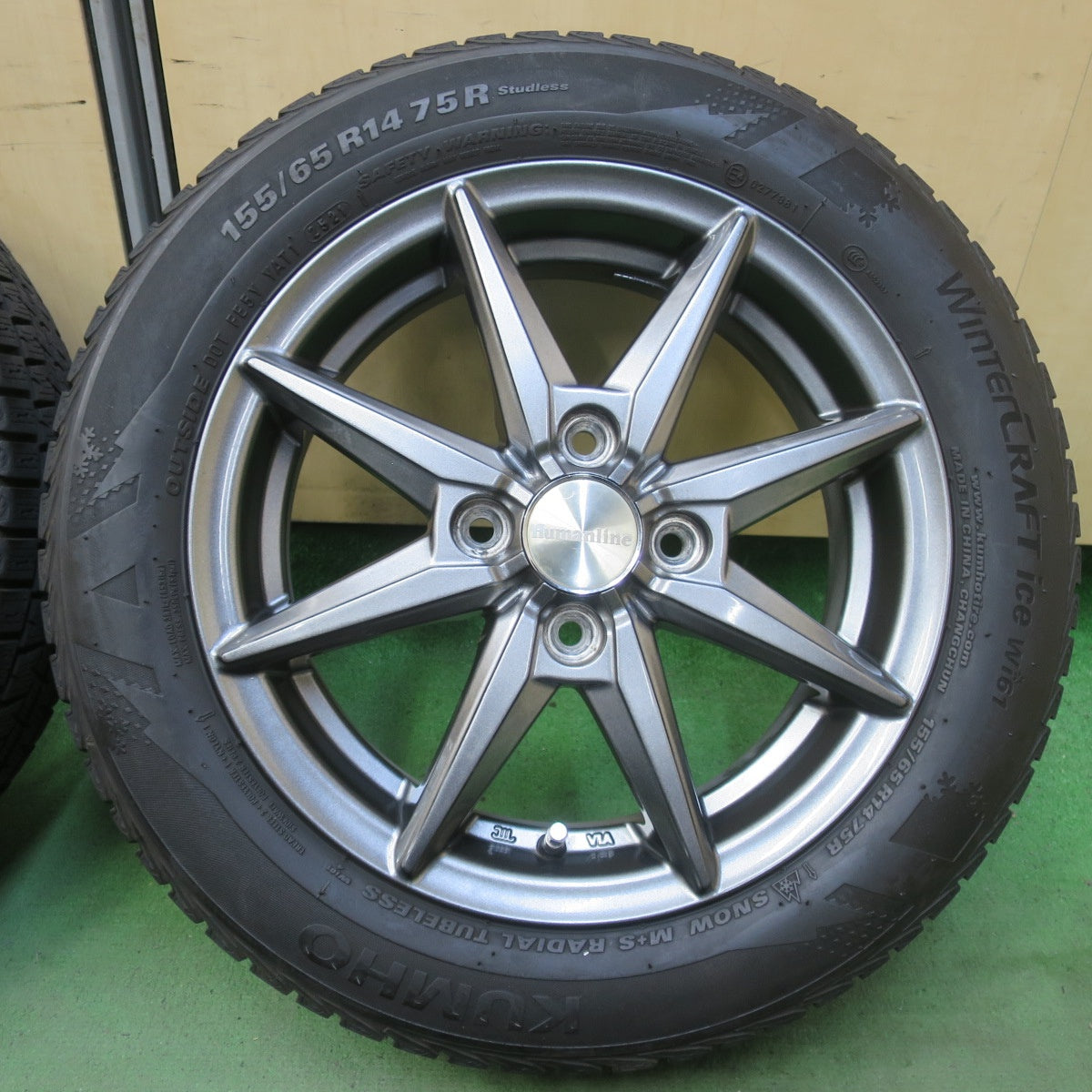 キレイ★スタッドレス 155/65R14 クムホ WinterCRAFT ice wi61 Humanline ヒューマンライン 14インチ PCD100/4H★6053012イス