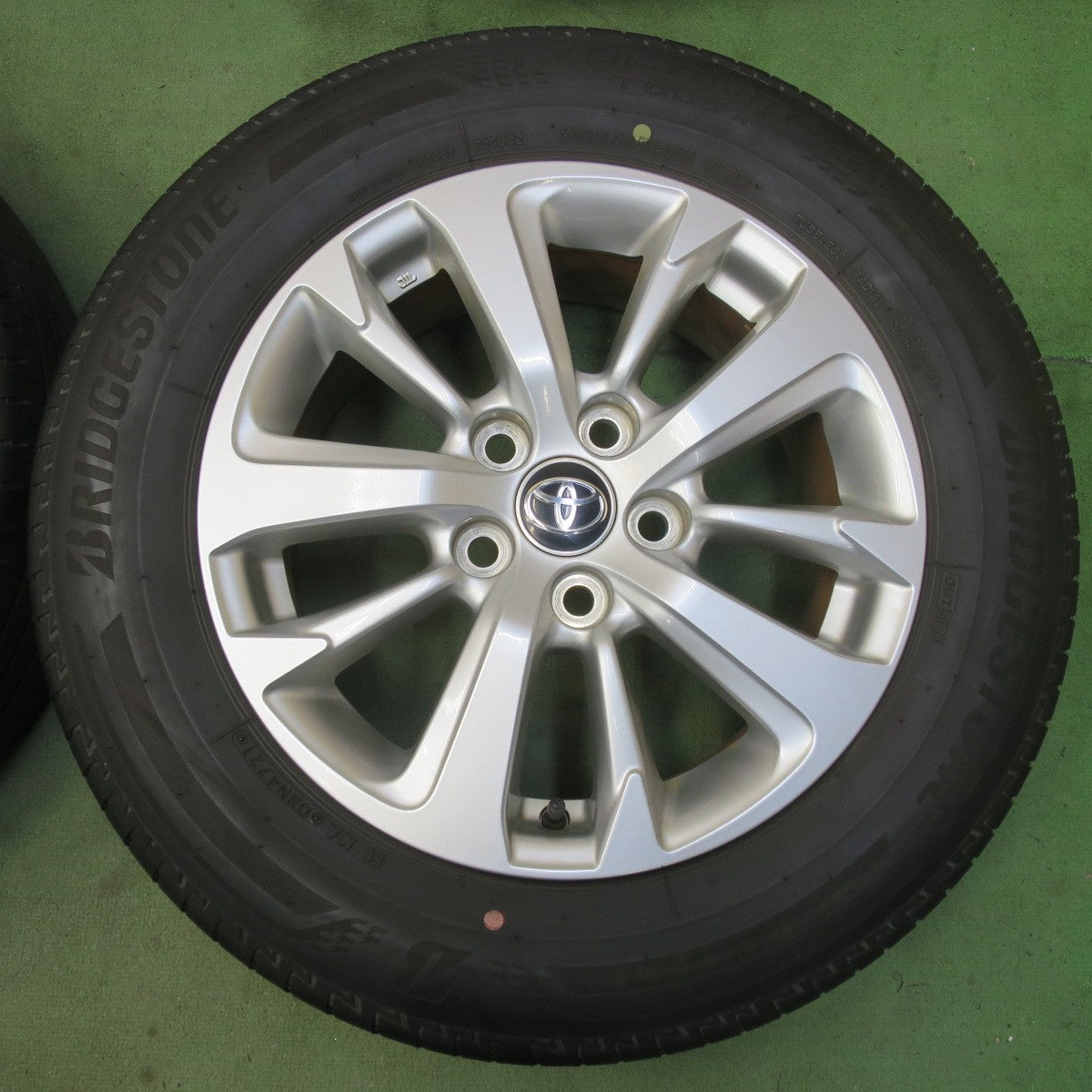キレイ！22年◎トヨタ ヤリスクロス Gグレード 純正 205/65R16 ブリヂストン トランザ T005A 16インチ PCD114.3/5H◎6093006イノ