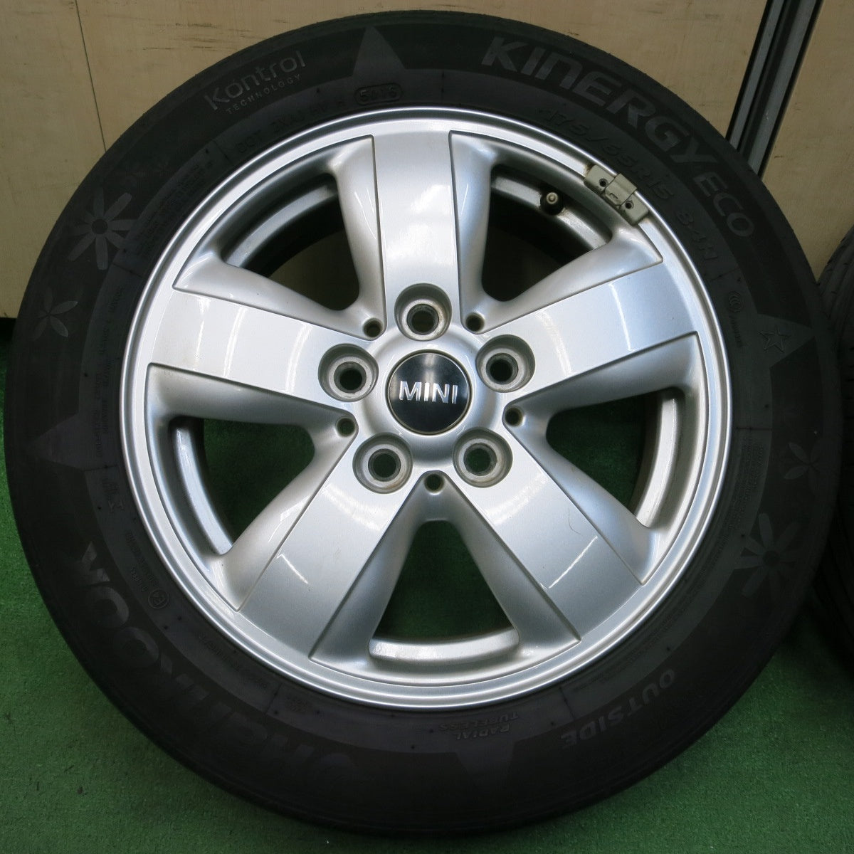 *送料無料* 4本価格★MINI ミニ クーパー F55 F56 純正 175/65R15 ハンコック キナジー エコ 15インチ PCD112/5H★4041013イノ
