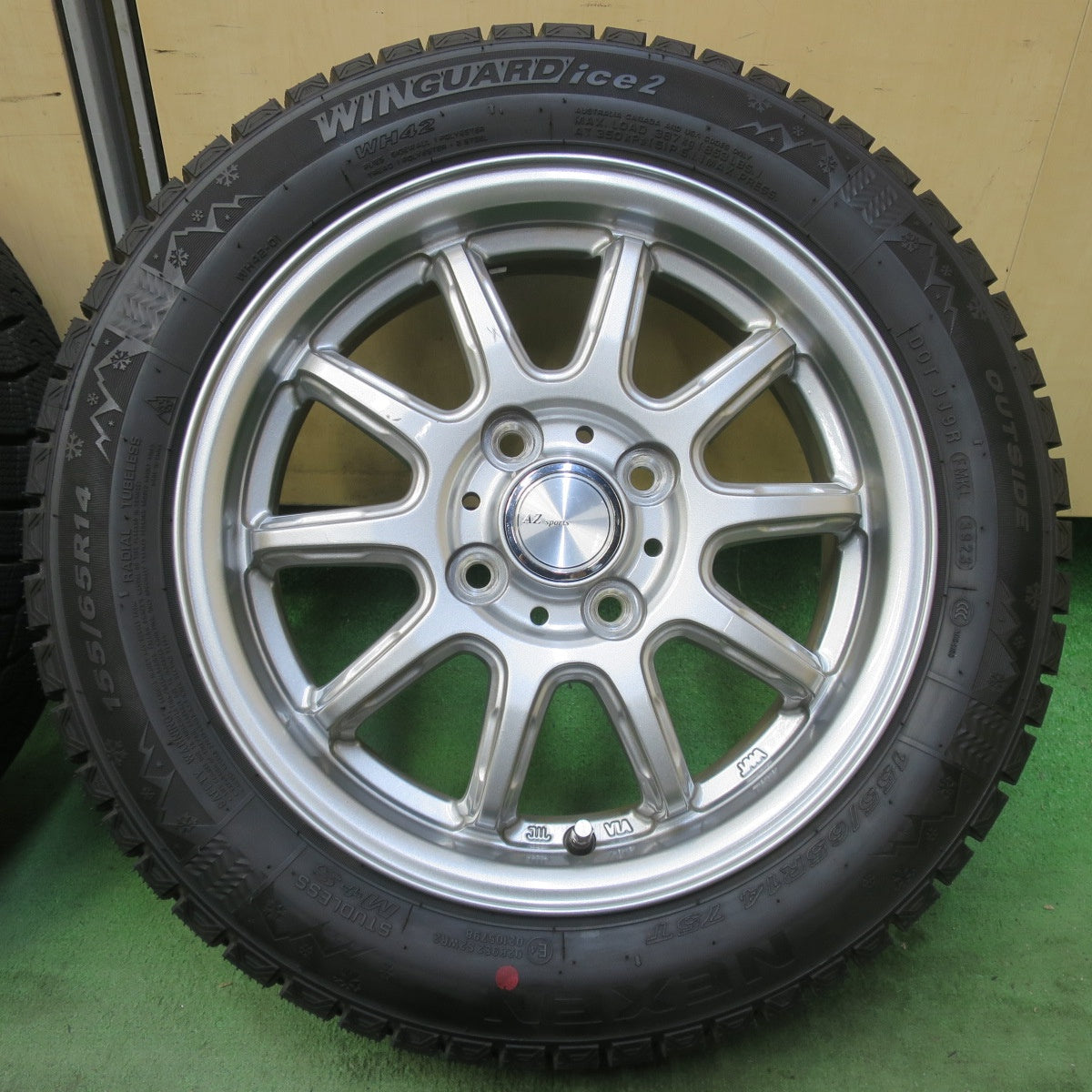 バリ溝！23年！キレイ！9.5分以上◎スタッドレス 155/65R14 ネクセン ウィンガード ice2 AZ Sports AZスポーツ 14インチ PCD100/4H◎6071801イス