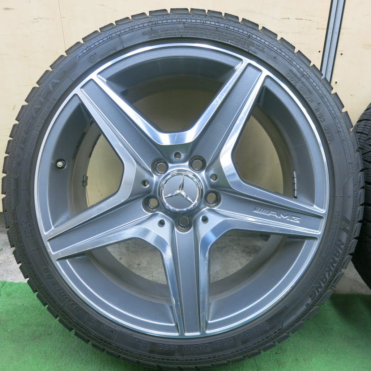 バリ溝！9.5分★ベンツ Cクラス W204 純正 AMG 235/40R18 255/35R18 スタッドレス ナンカン CORSAFA 18インチ PCD112/5H★6052601SKス