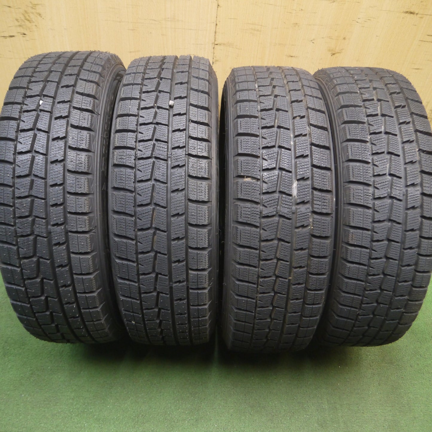 *送料無料* 超バリ溝！ほぼ10分★スタッドレス 175/65R15 ダンロップ ウインターマックス WM01 BROOK ブルック 15インチ PCD100/4H★4060411Hス