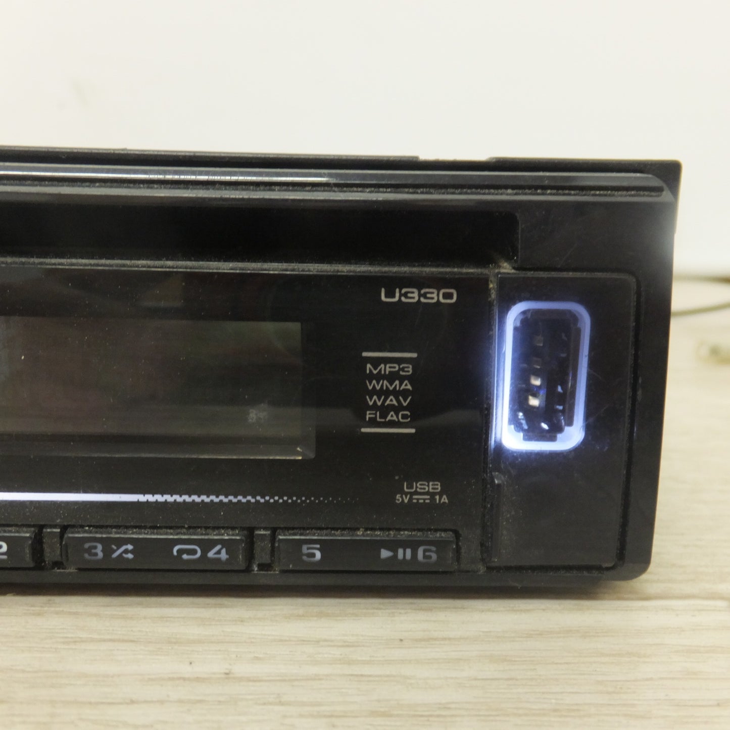[送料無料] ★ケンウッド KENWOOD カーオーディオ 1DIN コンポ CDレシーバー CD RECEIVER U330 U330W(71★