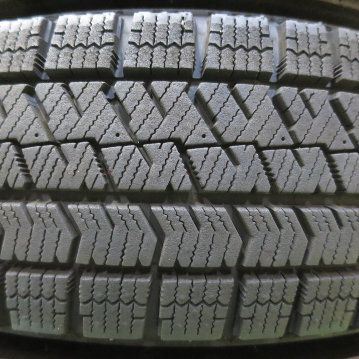 バリ溝！24年！キレイ！9分◎スタッドレス 155/65R14 ブリヂストン ブリザック VRX2 BALMINUM BR10 バルミナ 14インチ PCD100/4H◎6100706イス