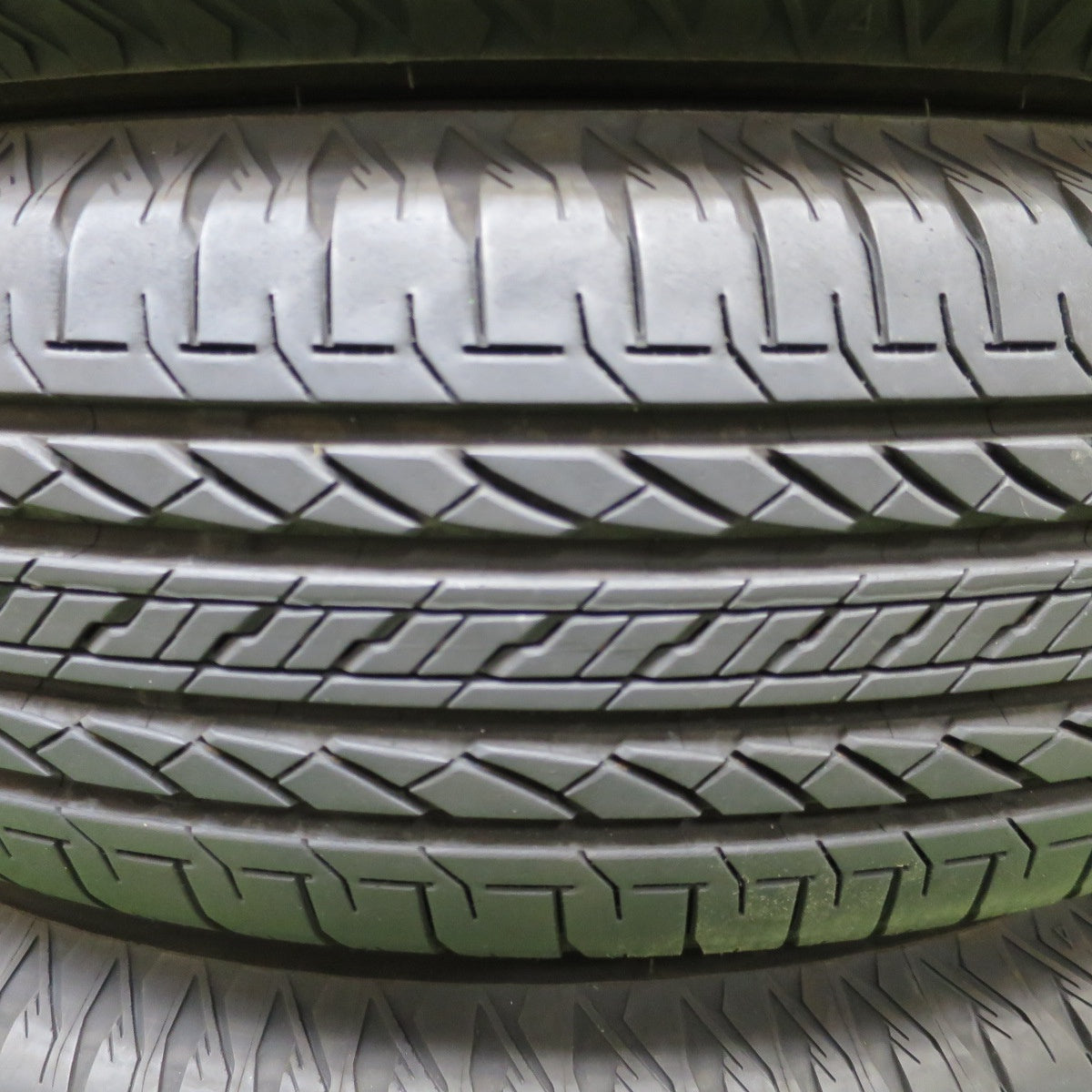 バリ溝！24年！9.5分★195/80R15 ブリヂストン デューラー H/L 852 DUELER タイヤ 15インチ ジムニー ノマド シエラ 等★6021603NGノタ