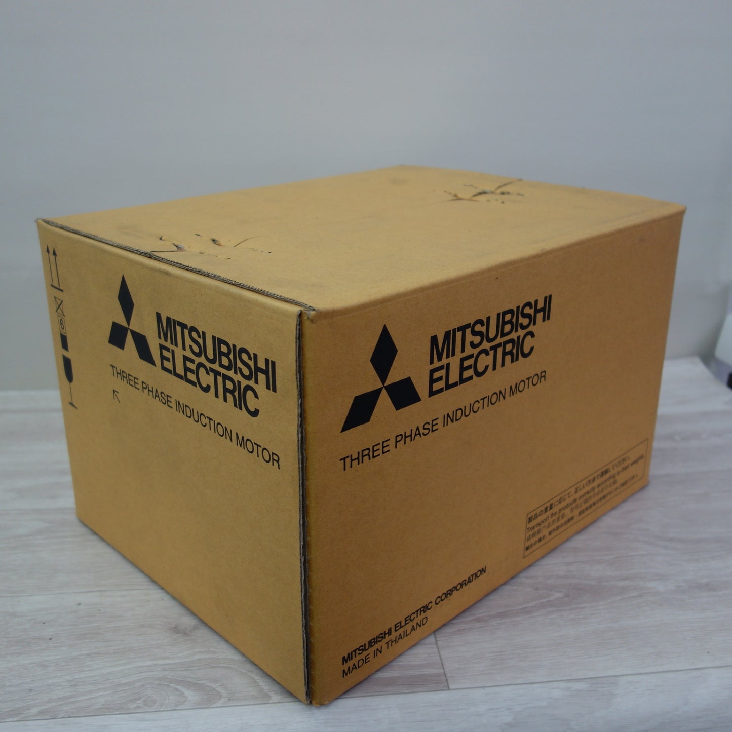 [送料無料] 未使用☆三菱 三相 モータ SF-PRO 0.75KW 4P 200V スーパーラインプレミアムシリーズ☆