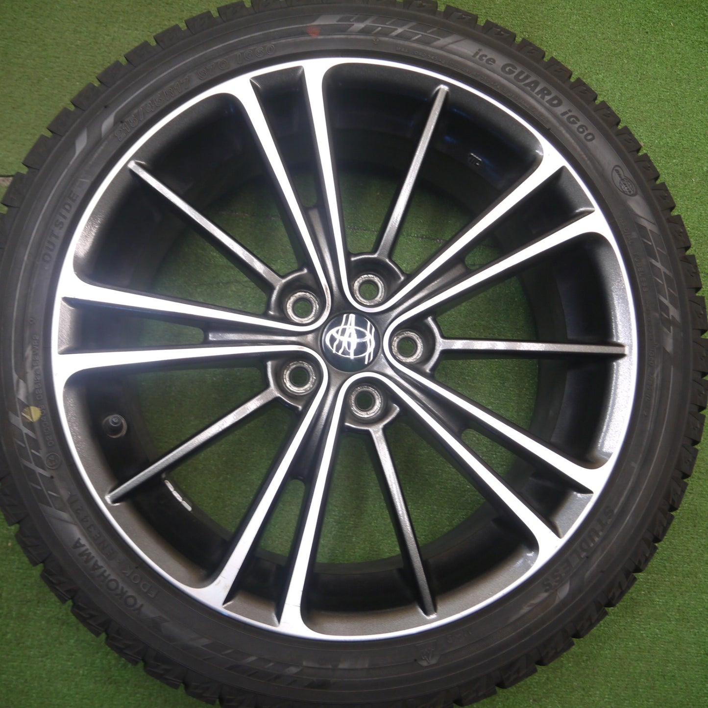 [送料無料] バリ溝！21年！9.5分★トヨタ ZN6 86 スバル BRZ 純正 215/45R17 スタッドレス ヨコハマ アイスガード iG60 17インチ PCD100/5H★5021708Hス