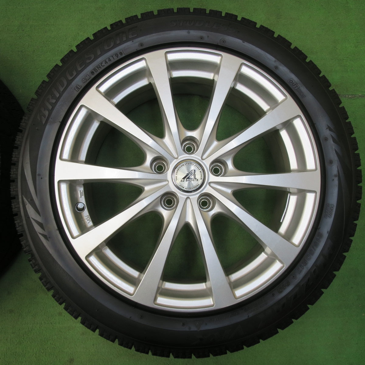 [送料無料] バリ溝！キレイ！ほぼ10分★スタッドレス 215/50R17 ブリヂストン ブリザック VRX AZ SPORTS AZスポーツ 17インチ PCD114.3/5H★5013108イス