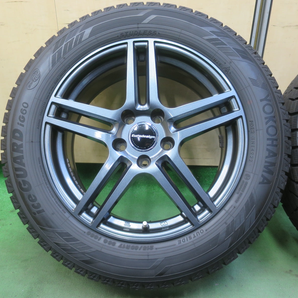 ほぼ未使用！22年！キレイ◎スタッドレス 215/60R17 ヨコハマ アイスガード iG60 Eurodesign EIGER 阿部商会 ユーロデザイン アイガー 17インチ PCD114.3/5H◎6081913イス