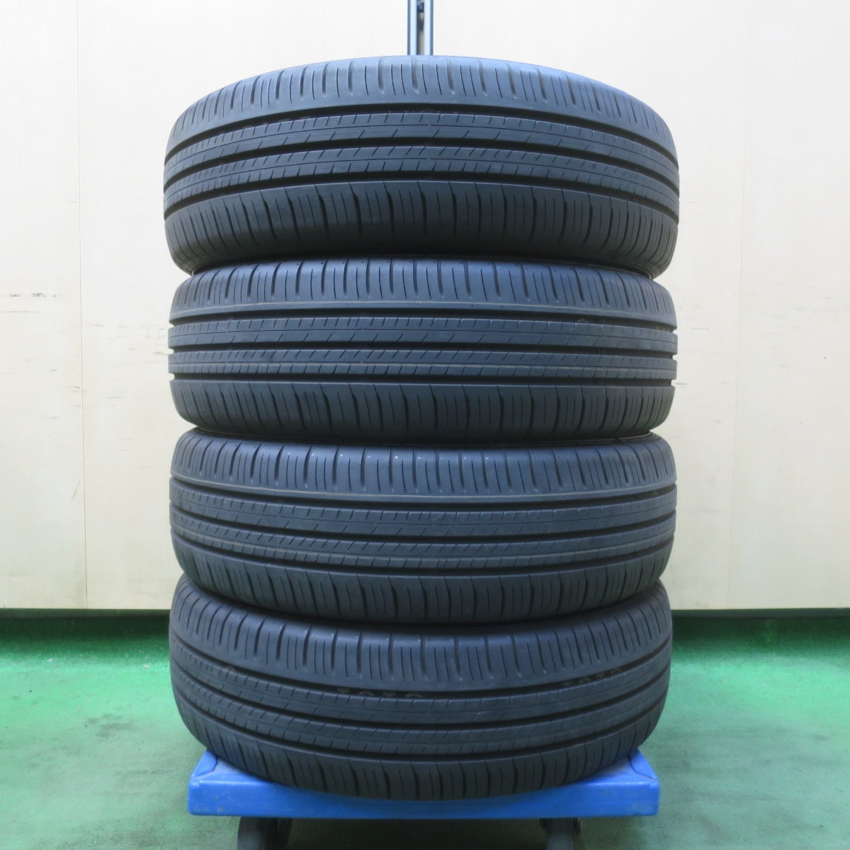 新車外し！25年★185/65R15 ダンロップ エナセーブ EC300+ タイヤ 15インチ アクア シエンタ フィット ノート マツダ2 等★6030408イノタ