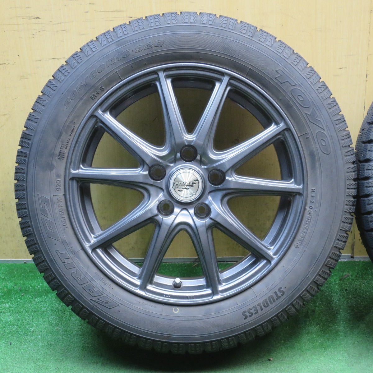 バリ溝！キレイ！9分◎スタッドレス 205/60R16 トーヨー ガリット G5 FINAL SPEED MiD ファイナル スピード 16インチ PCD114.3/5H◎6072406NJス