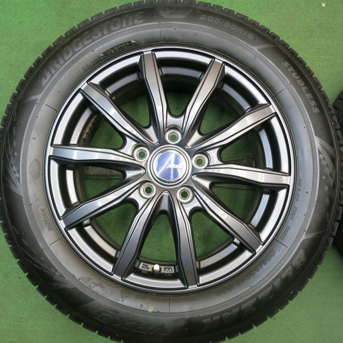 バリ溝！21年！キレイ！9.5分★スタッドレス 205/60R16 ブリヂストン ブリザック VRX3 D.O.S. DOS 16インチ PCD114.3/5H★5072607HAス