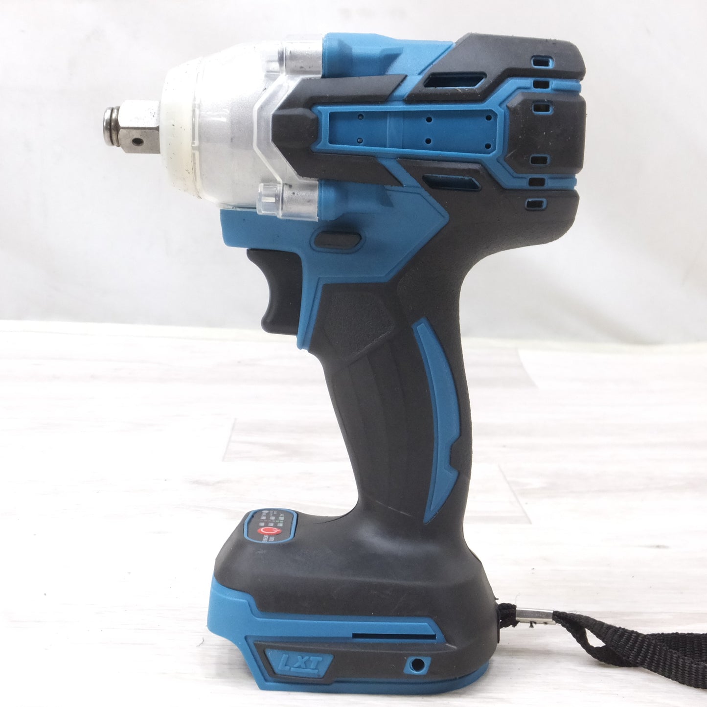 [送料無料] 付属品付き◆充電式 インパクトレンチ 型式 不明 電動 工具 18V 6.0Ah バッテリ 充電器 MTD001DSXのケース付き マキタ風◆