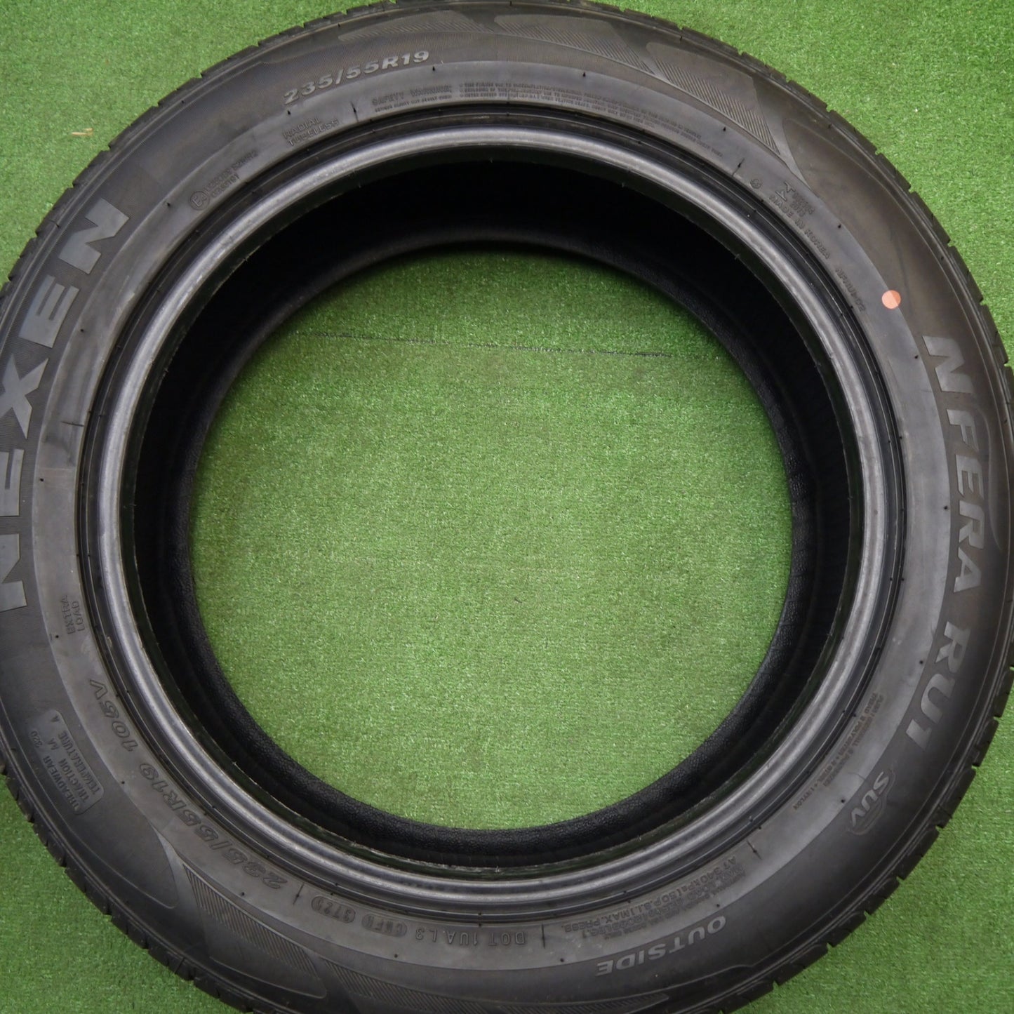 ほぼ未使用！25年★235/55R19 ネクセン N'FERA RU1 SUV タイヤ 19インチ ポルシェ マカン ベンツ GLC レクサス RX 等★5112505Hノタ