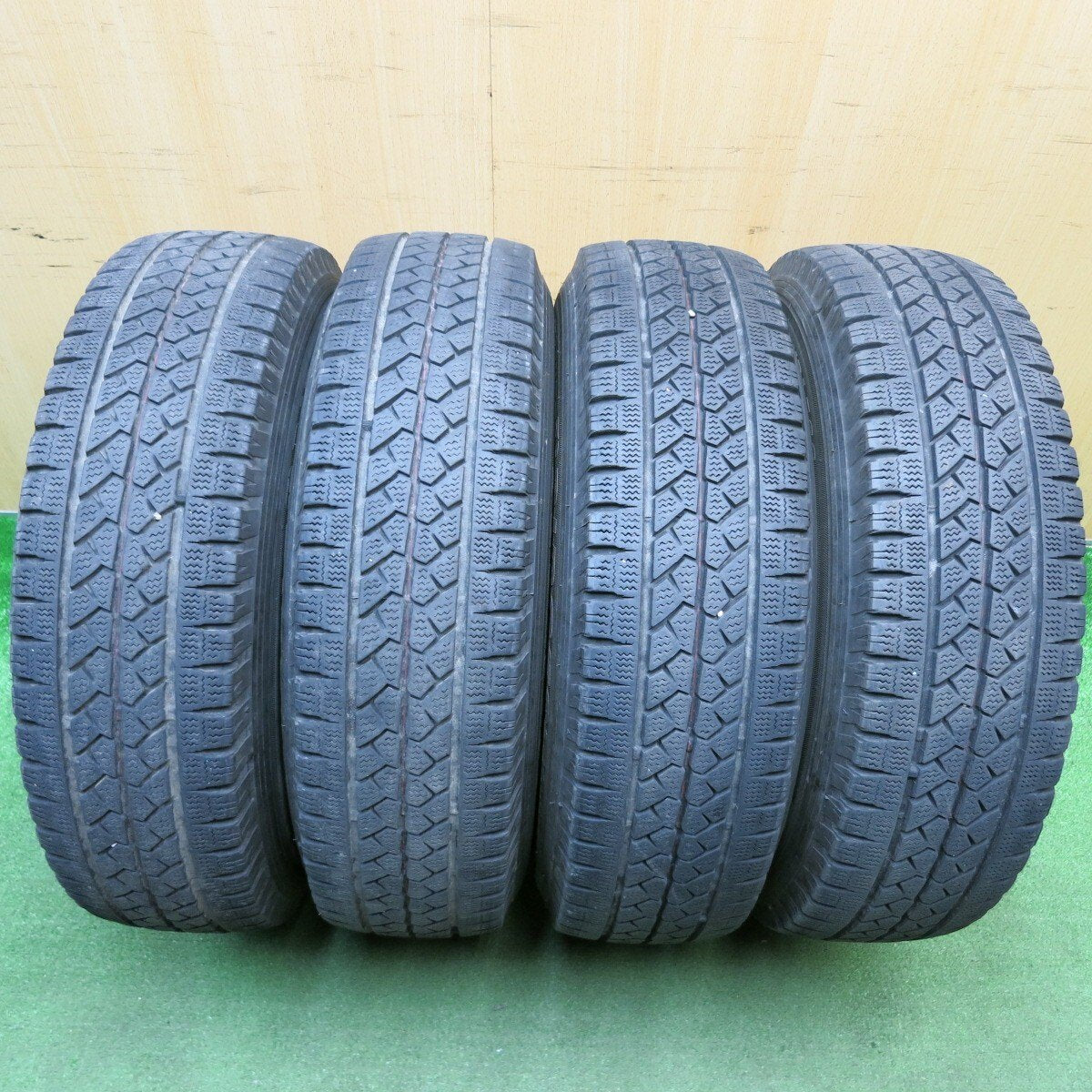4本価格★トヨタ 200系 ハイエース 純正 スチール 195/80R15 107/105L スタッドレス ブリヂストン ブリザック VL1 15インチ PCD139.7/6H★6021504HAス