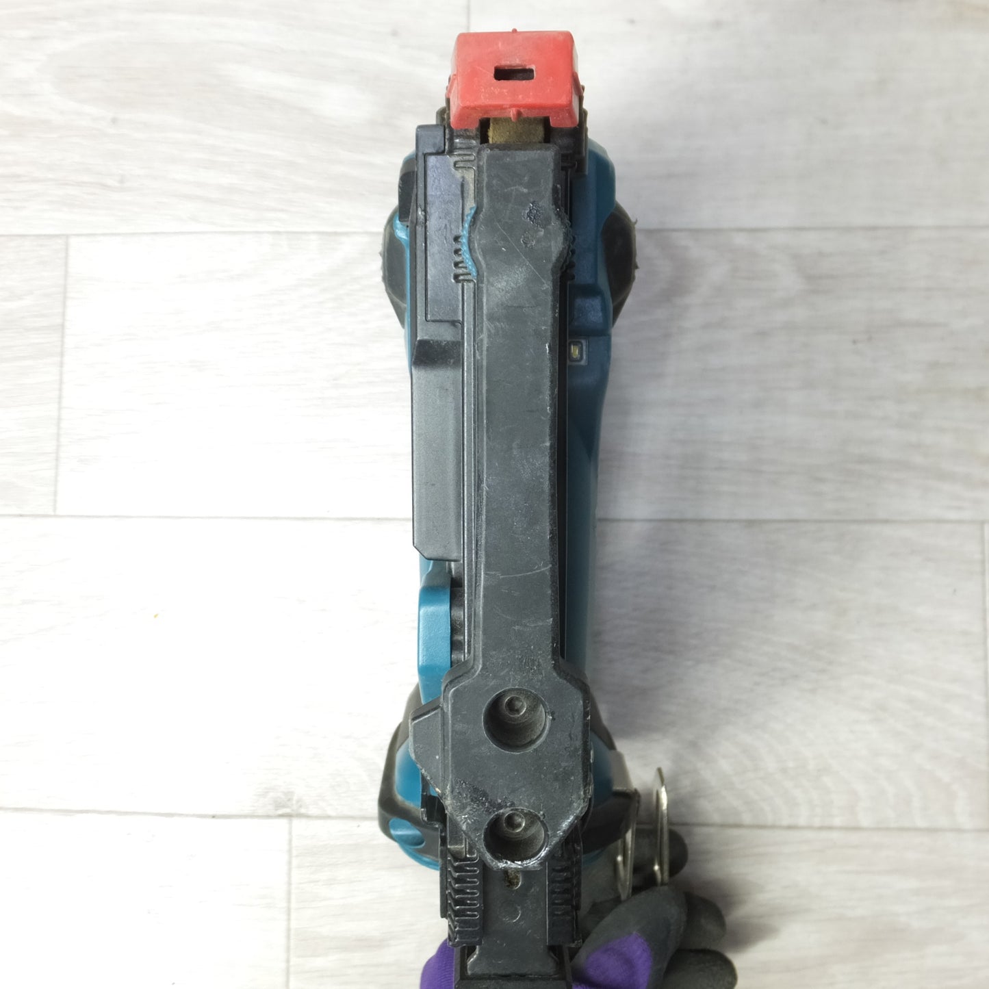 [送料無料] ◆マキタ 充電式 タッカ ST421D 18V J線 4mm 本体 ケース付き 電動 工具◆