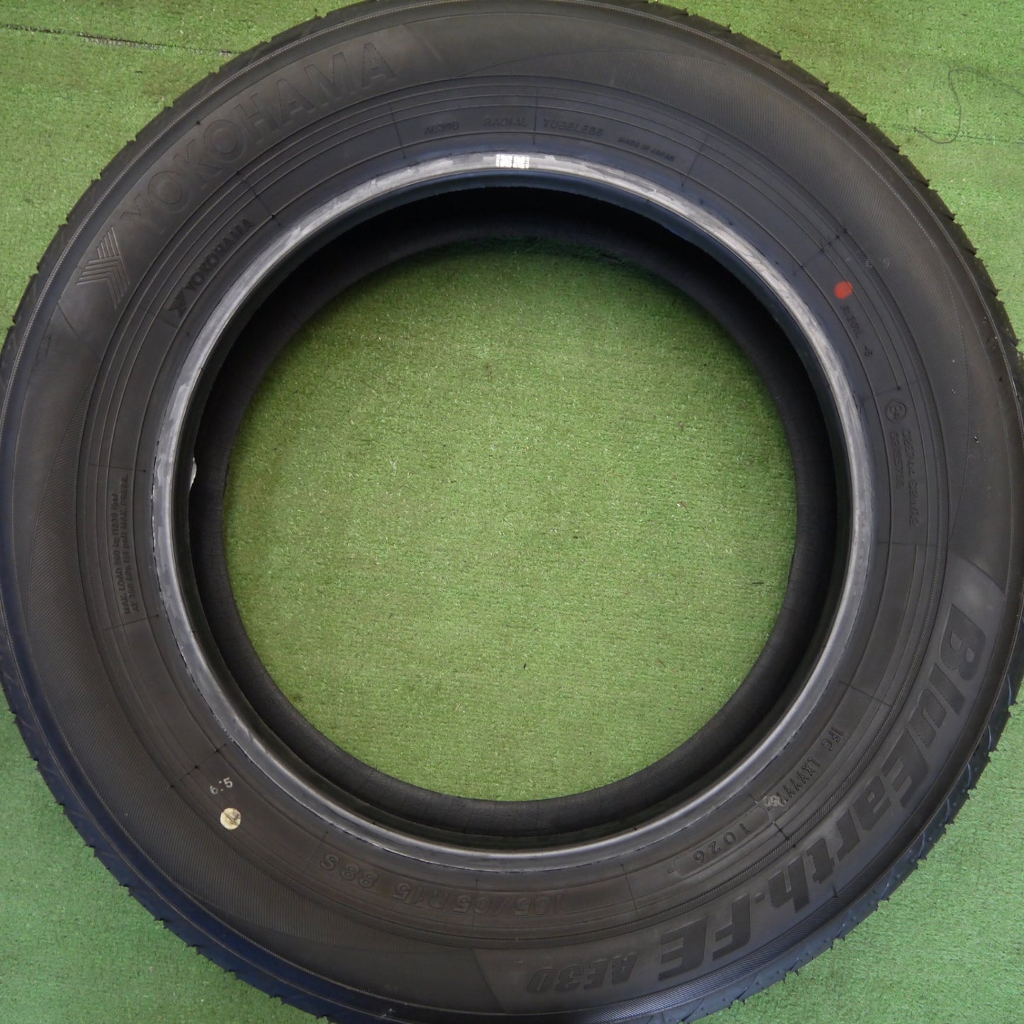 新車外し！26年★185/65R15 ヨコハマ BluEarth-FE AE30 ブルーアース タイヤ 15インチ アクア シエンタ フリード ノート デミオ 等★6041704Hノタ