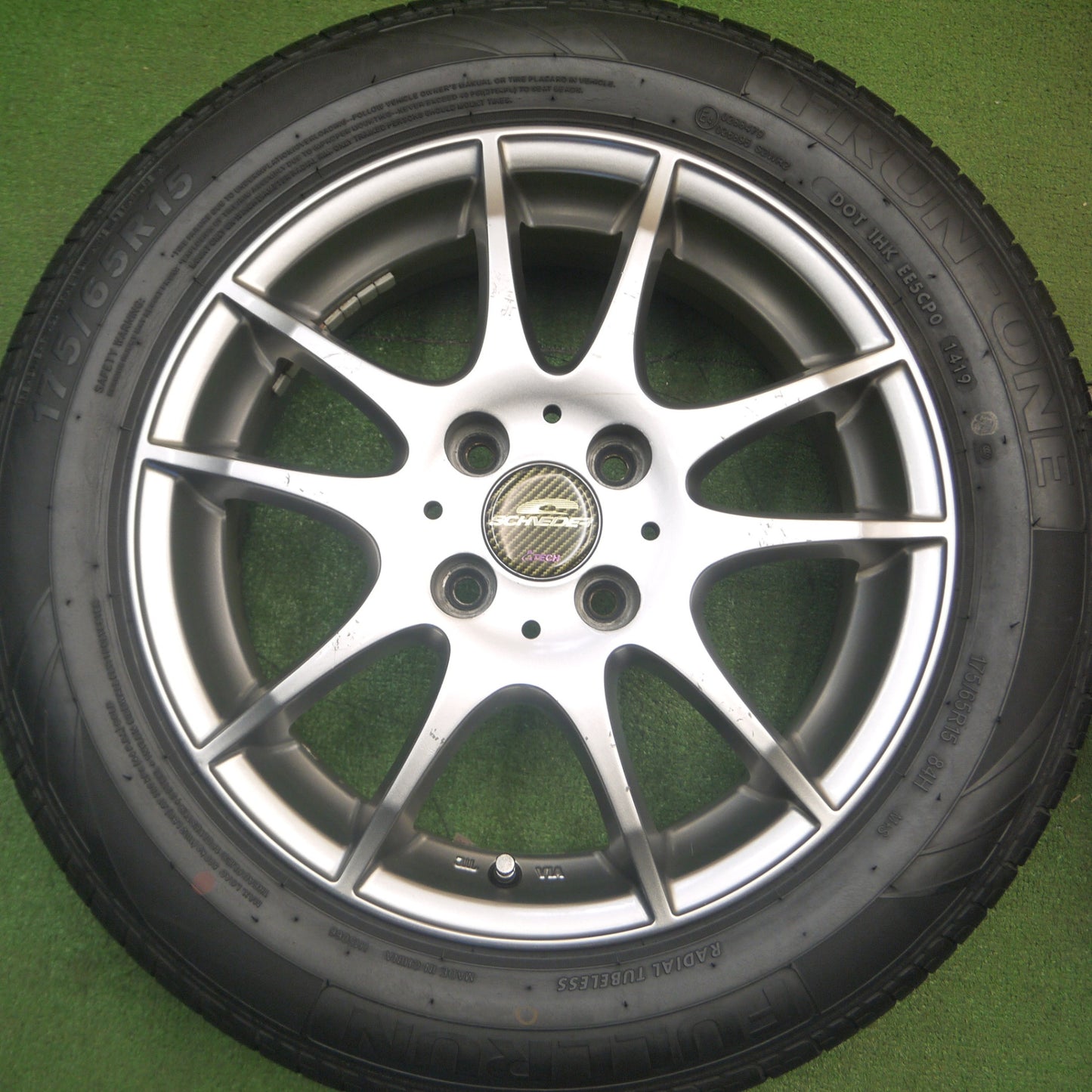 [送料無料] バリ溝！8.5分★175/65R15 フルラン FRUN-ONE SCHNEIDER ATECH シュナイダー 15インチ PCD100/4H★5020702Hノ