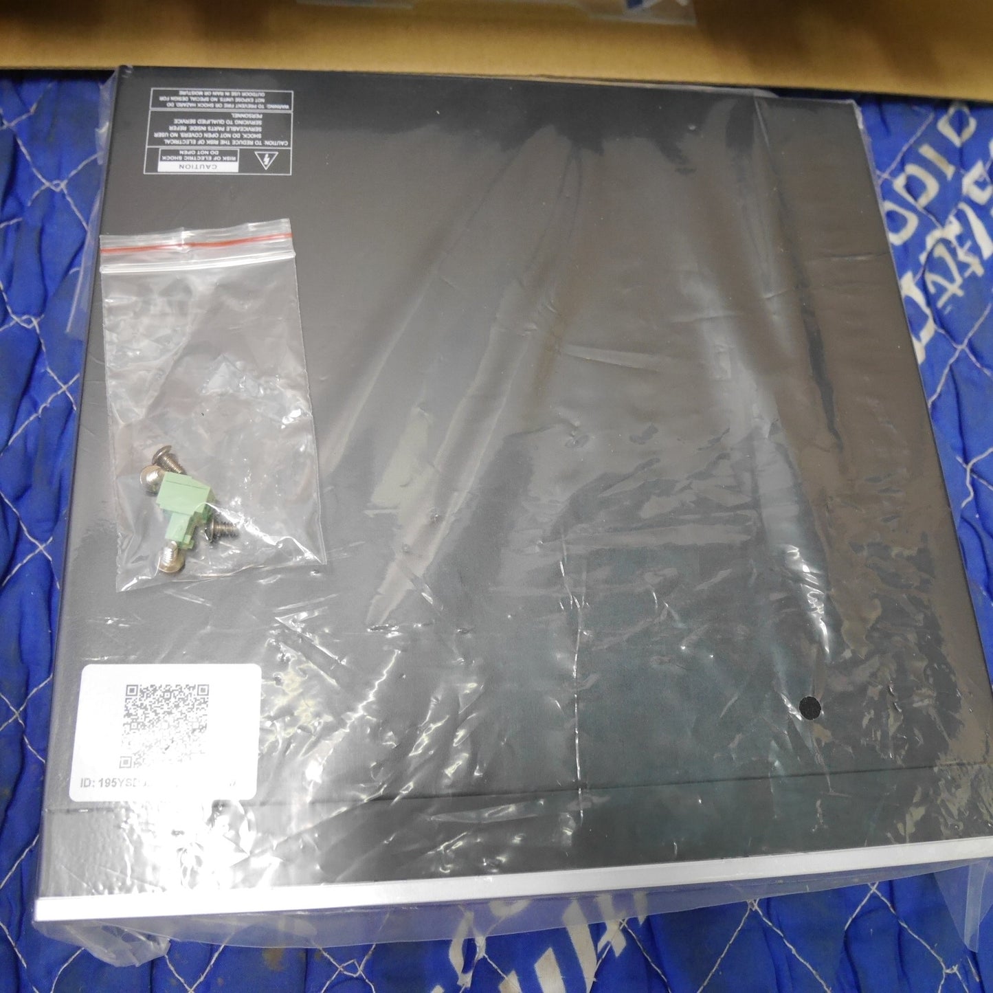 [送料無料] 未使用！まとめ売り！6点☆ZOSI 防犯 セキュリティ カメラ 録画機 1AR-08FN00-JP H.264 HD 1080P DVR ZG2612B 4AK-2612B-W-JP ZR08FN 暗視撮影☆
