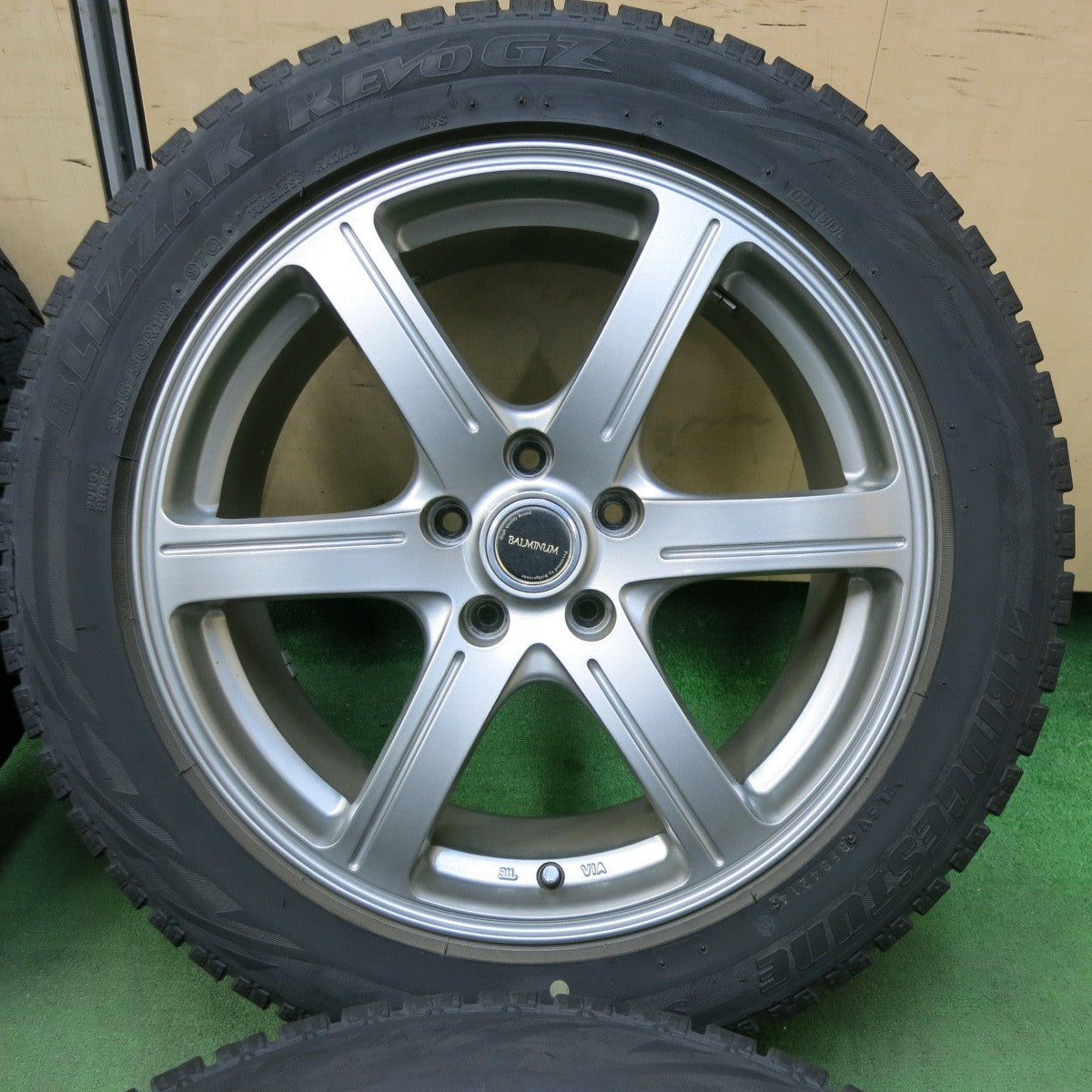 [送料無料] キレイ★スタッドレス 235/50R18 ブリヂストン ブリザック REVO GZ BALMINUM バルミナ 18インチ PCD114.3/5H★4122507SYス